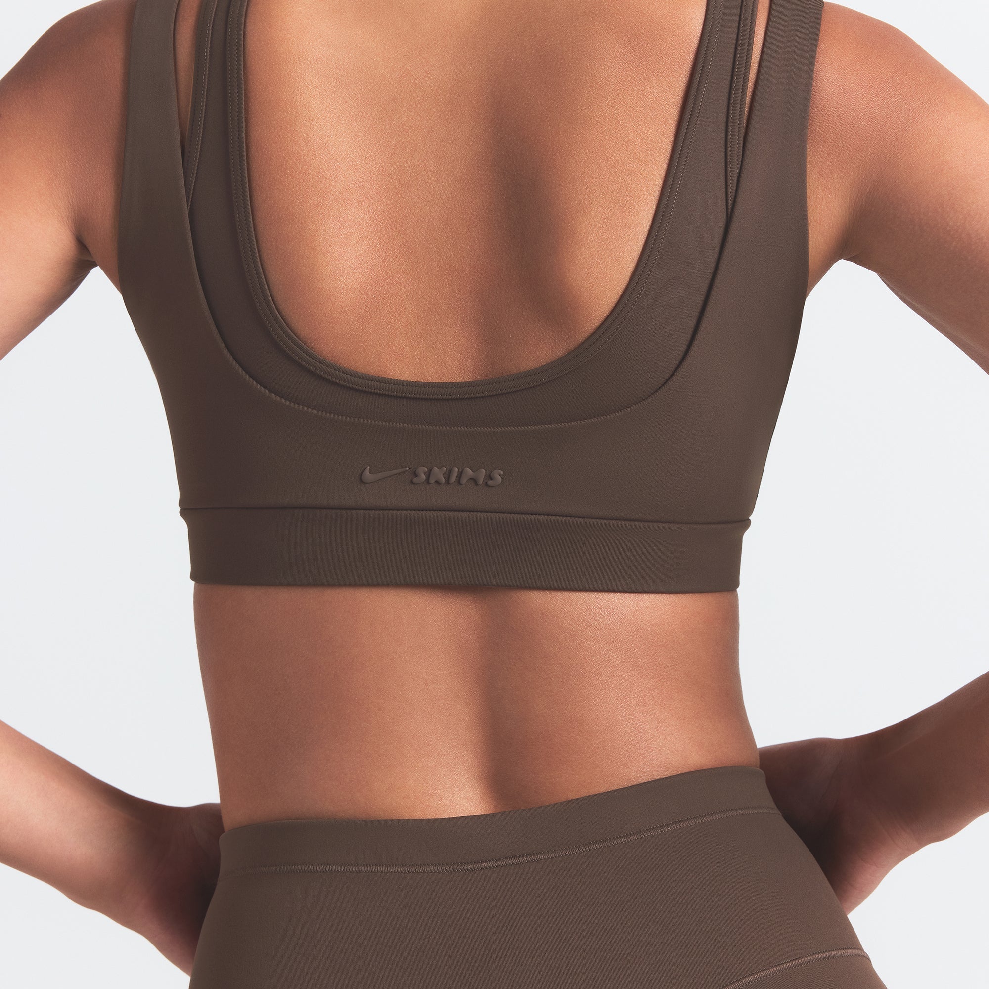 NikeSKIMS MATTE DOUBLE STRAP SCOOP BRA | DARK SEPIA - Sneaker Türkiye