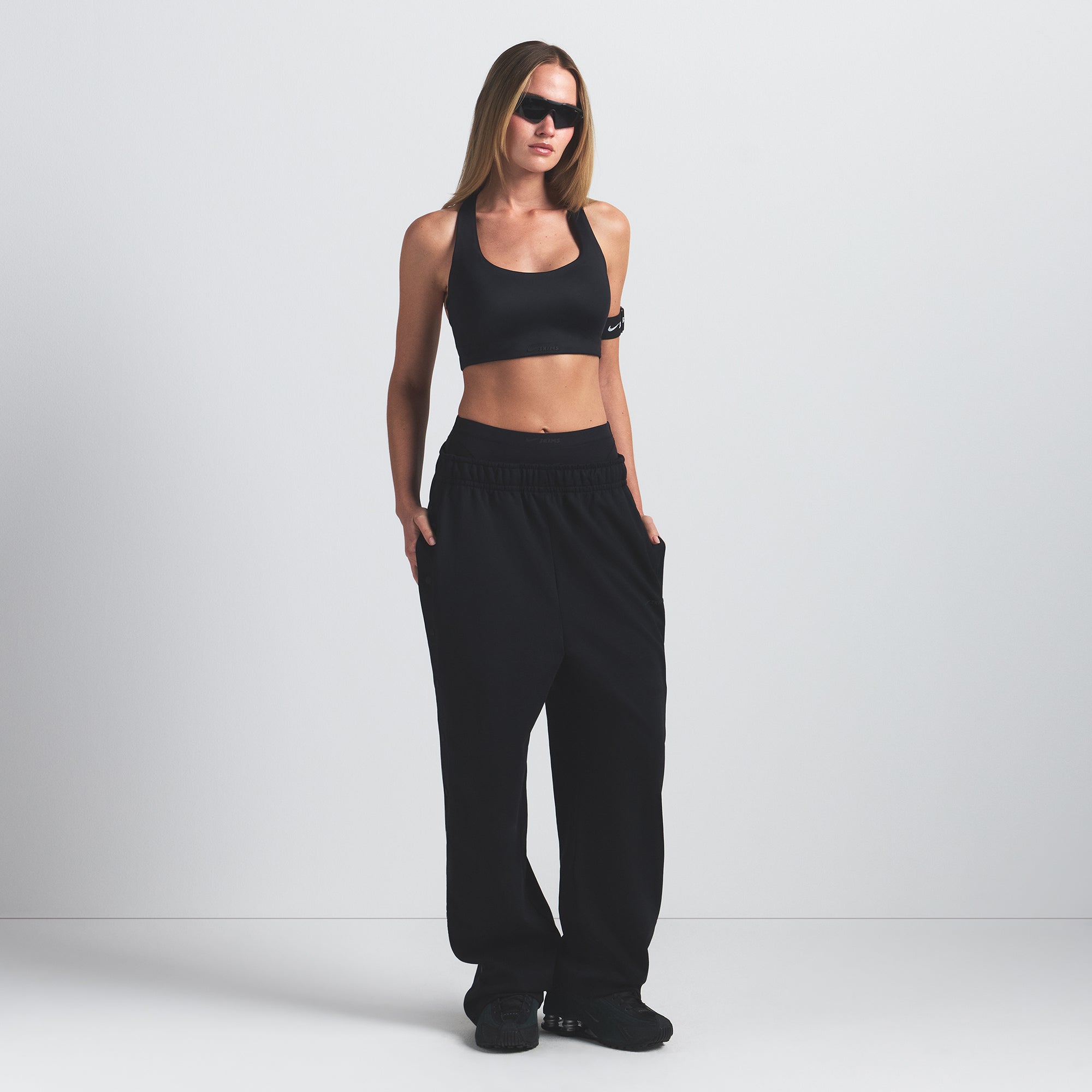 NikeSKIMS SHINE RACER BACK BRA | OBSIDIAN - Sneaker Türkiye