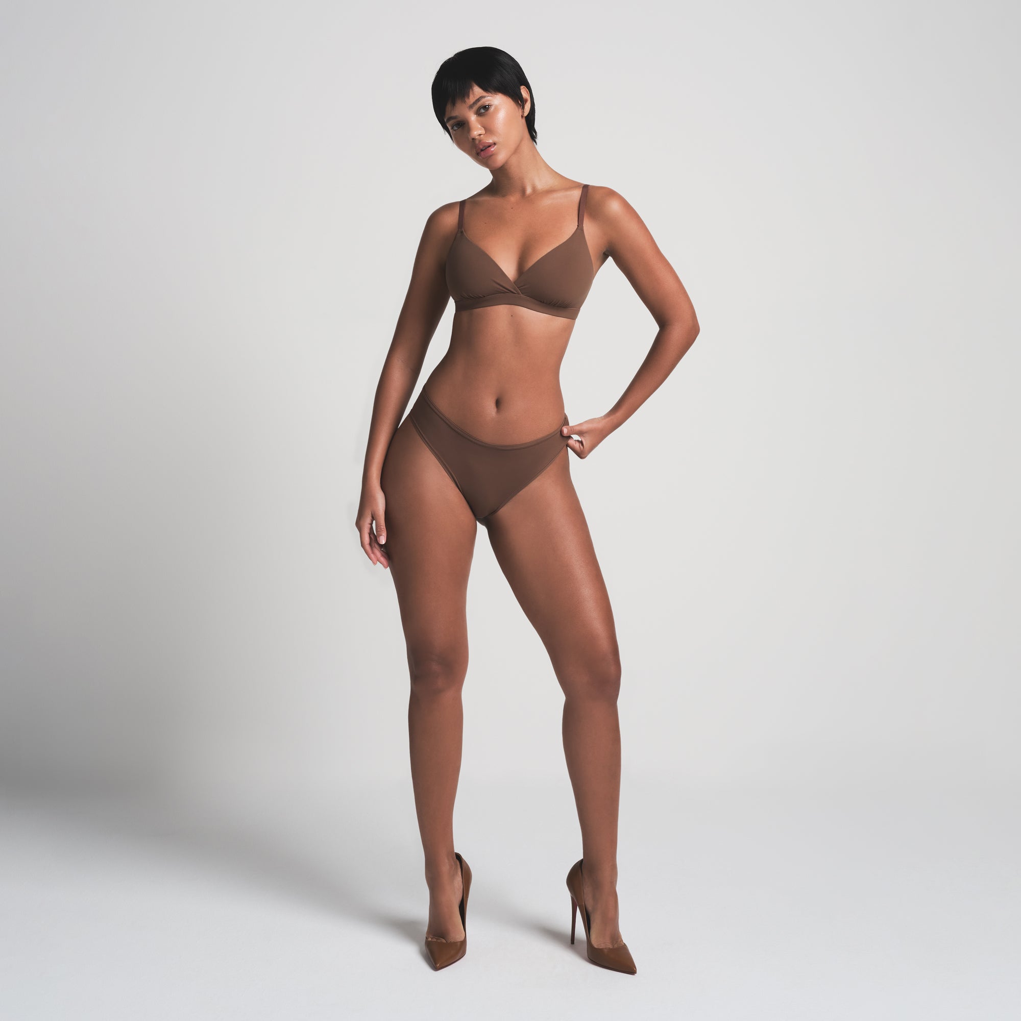 SKIMS FITS EVERYBODY CROSSOVER BRALETTE | JASPER - Sneaker Türkiye