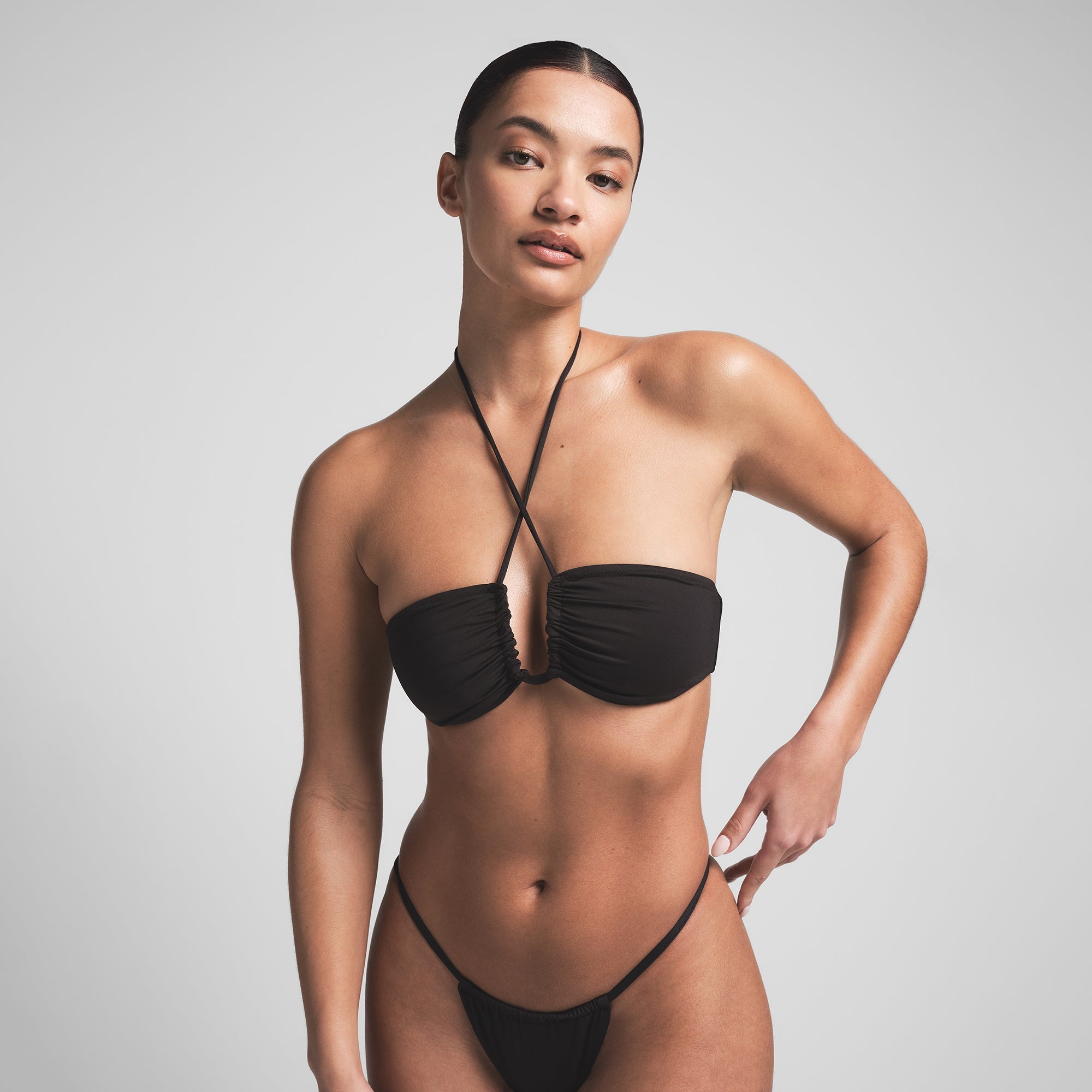 SKIMS SIGNATURE SWIM HALTER BIKINI TOP | ONYX - Sneaker Türkiye