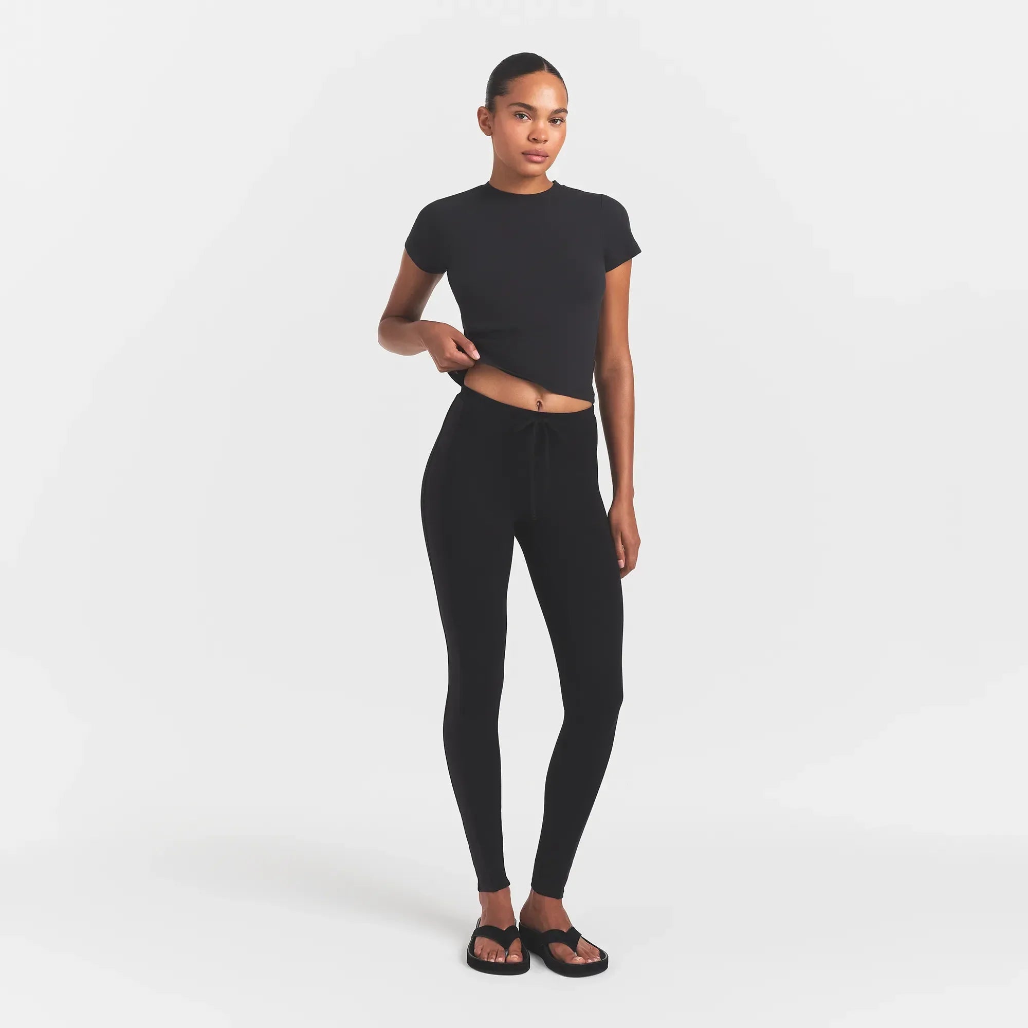 SKIMS OUTDOOR HIGH-WAISTED LEGGING | ONYX - Sneaker Türkiye
