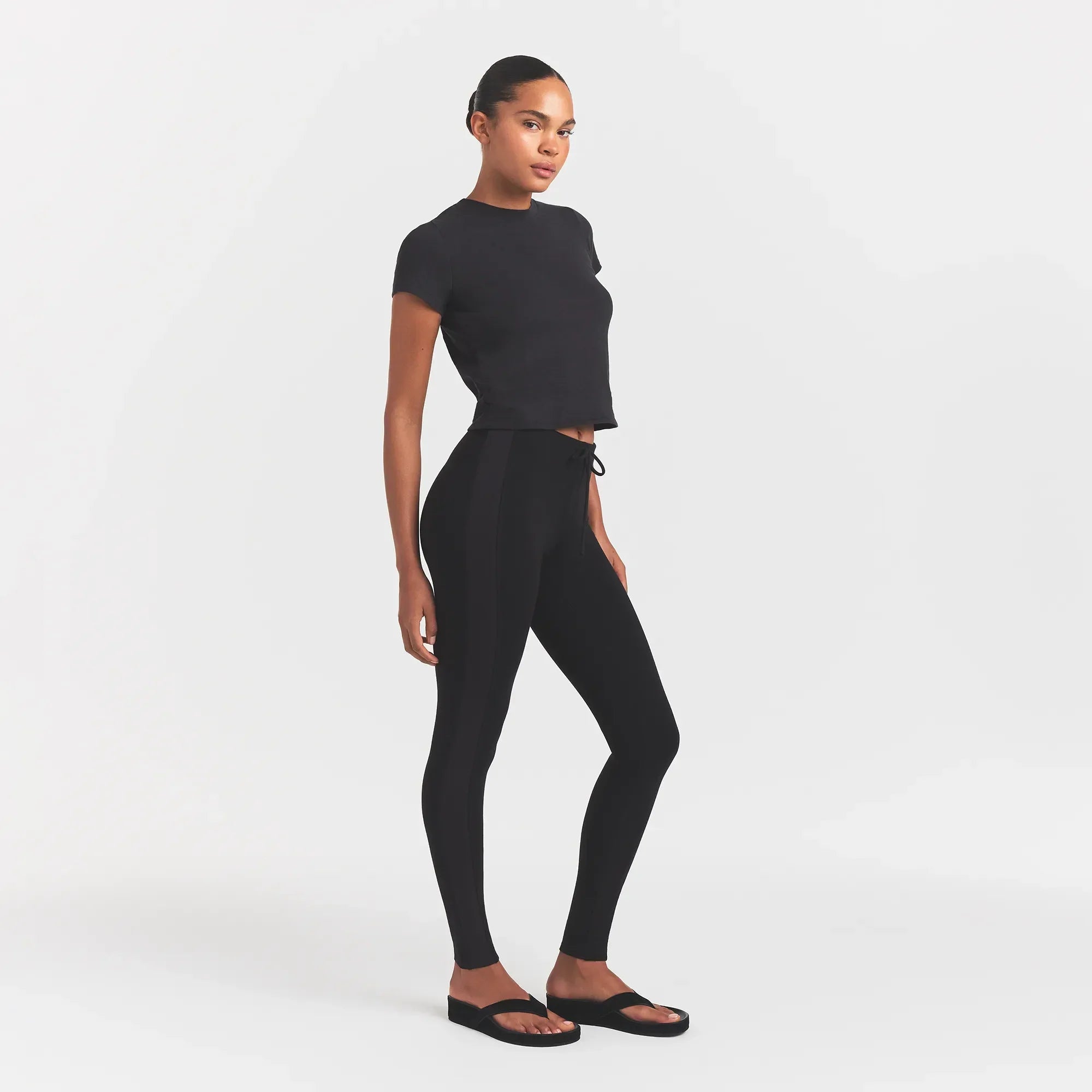 SKIMS OUTDOOR HIGH-WAISTED LEGGING | ONYX - Sneaker Türkiye