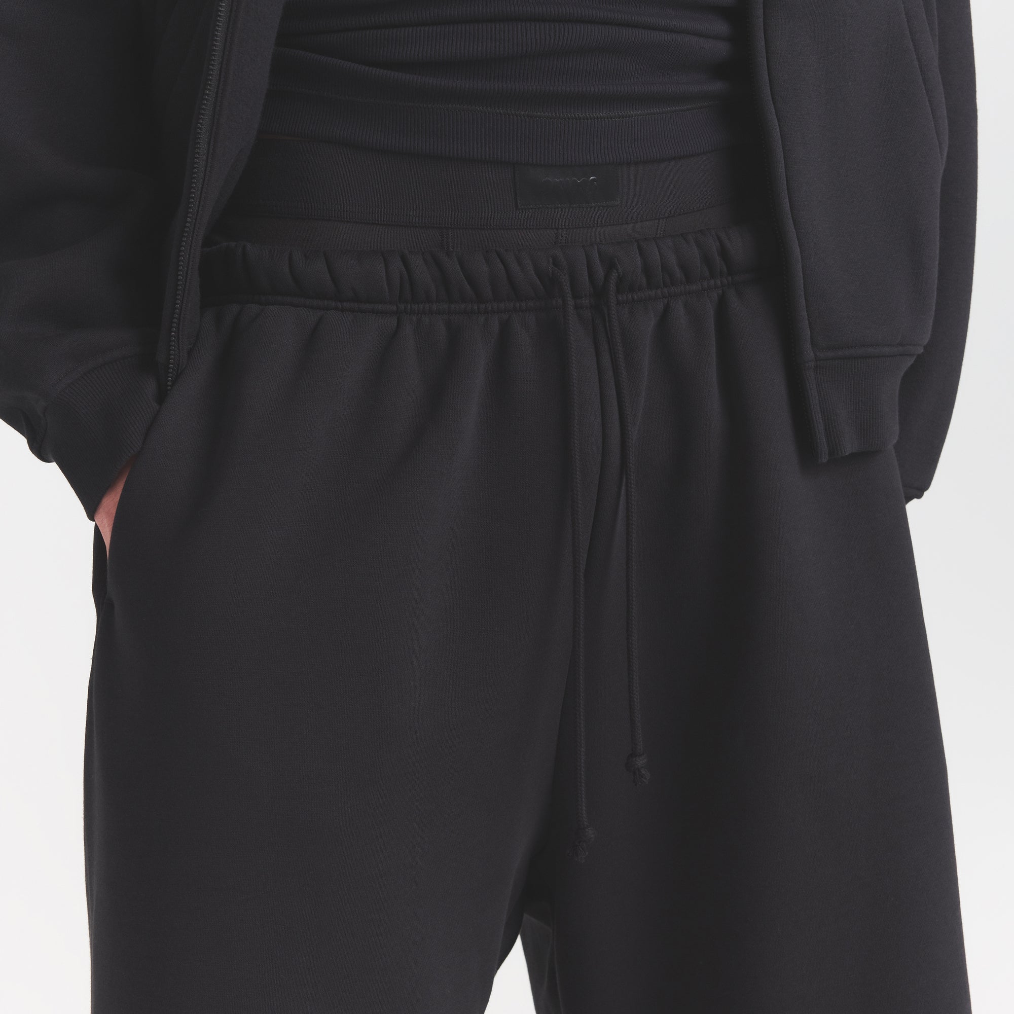 SKIMS FLEECE LOUNGE MENS RELAXED LONG SHORT | WASHED ONYX - Sneaker Türkiye