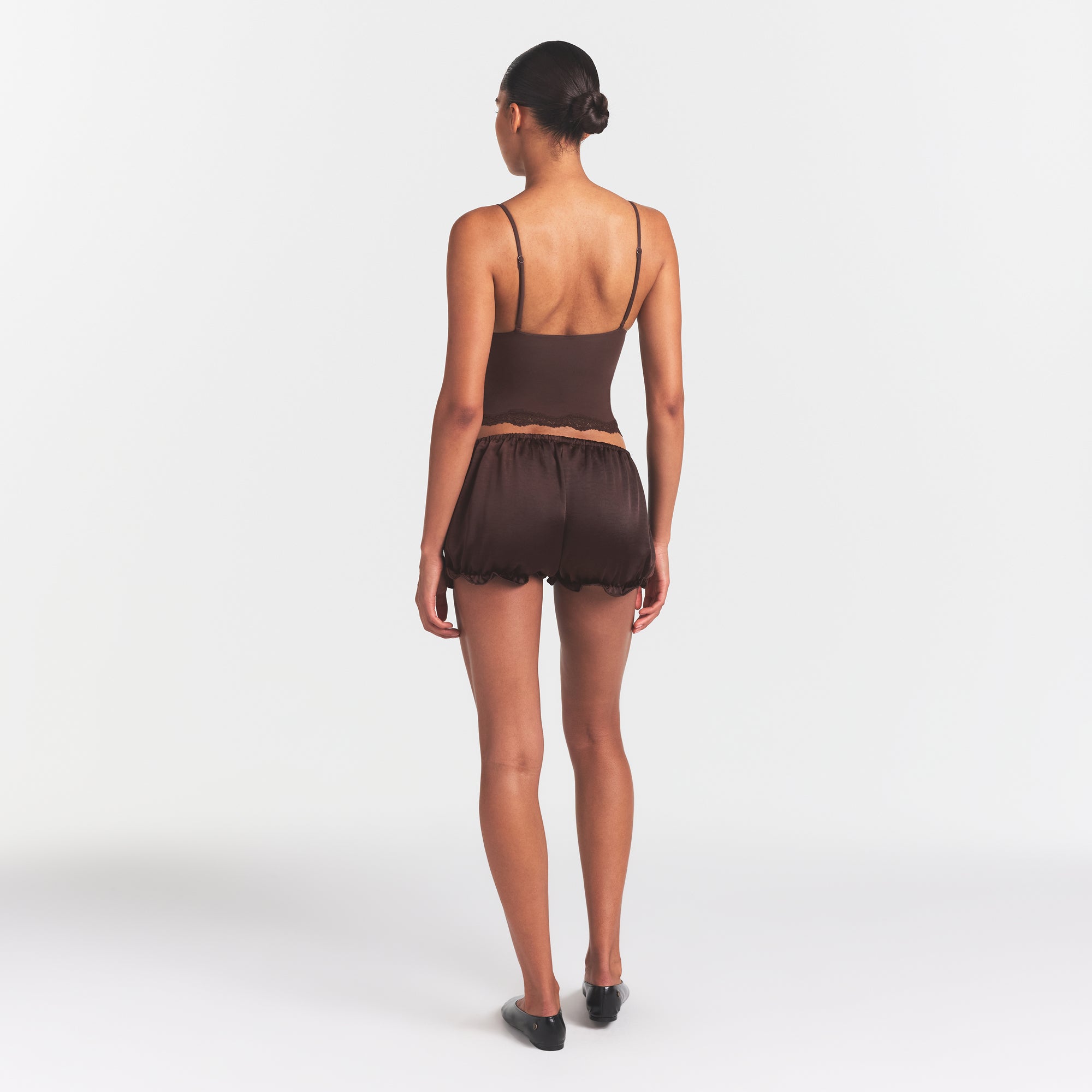 SKIMS LIGHTWEIGHT SATIN BLOOMER SHORT | ESPRESSO - Sneaker Türkiye