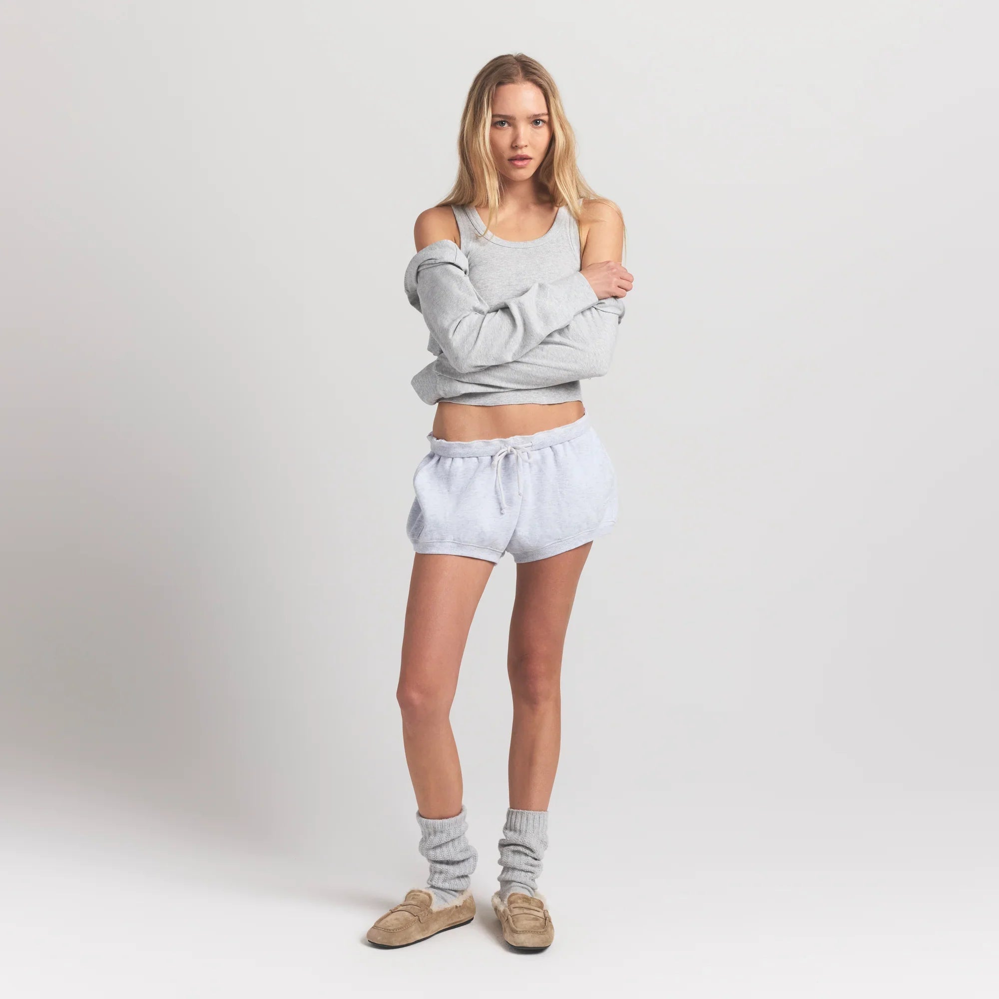 SKIMS COTTON FLEECE BUBBLE HEM SHORT | LIGHT HEATHER GREY - Sneaker Türkiye