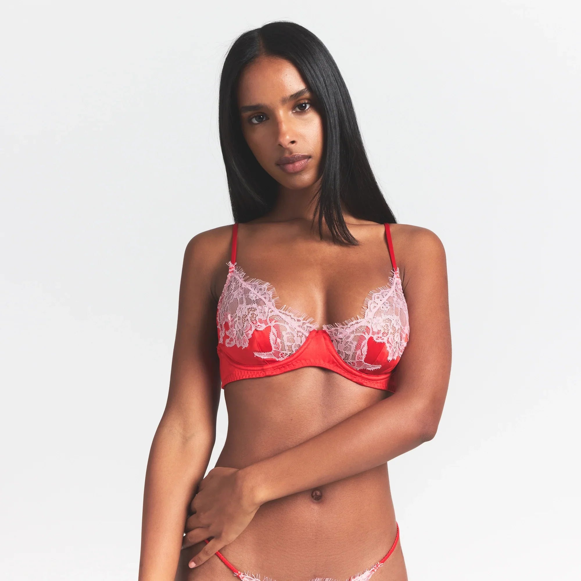 SKIMS SILK LACE UNLINED DEMI BRA | RUBY CONTRAST - Sneaker Türkiye