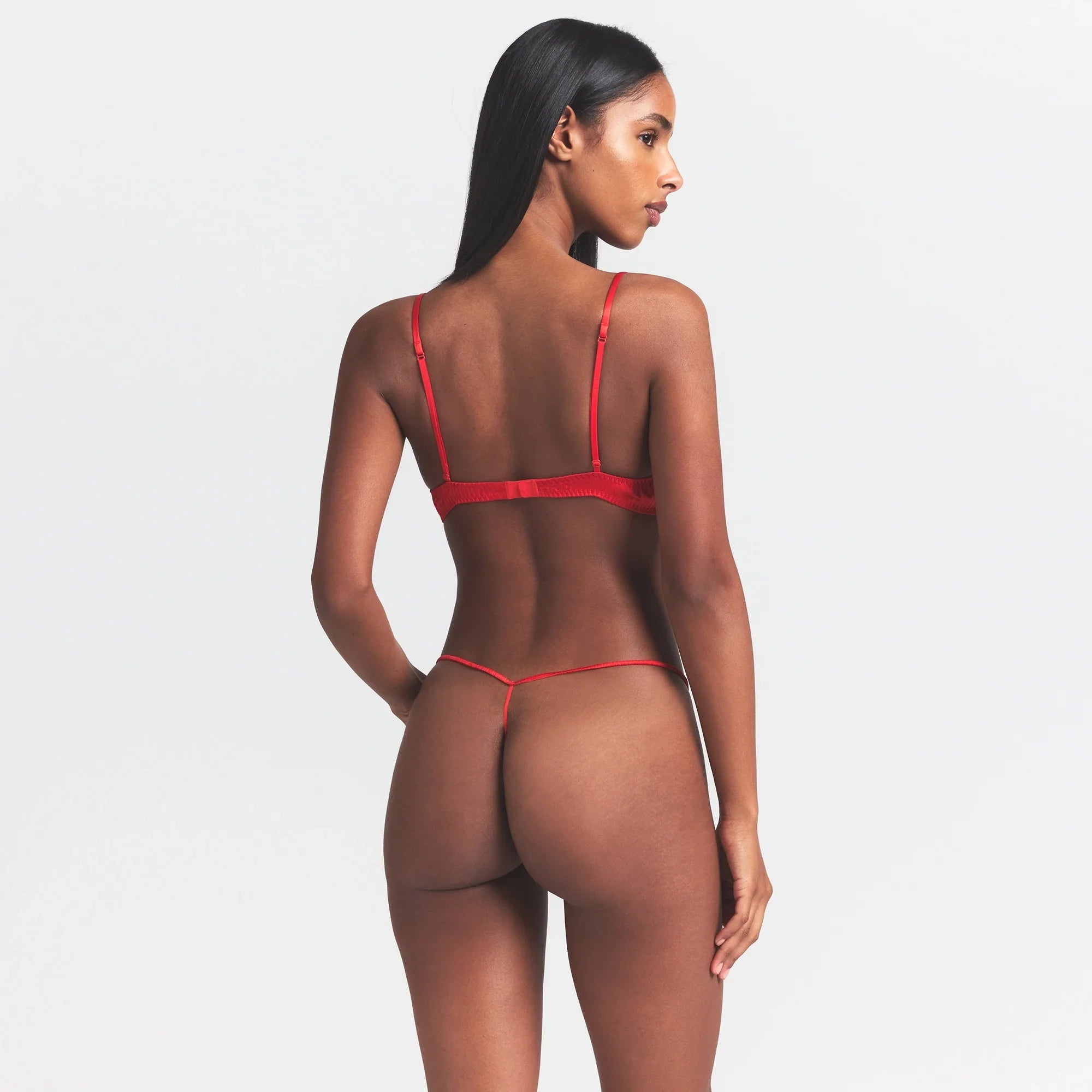 SKIMS SILK LACE UNLINED DEMI BRA | RUBY CONTRAST - Sneaker Türkiye