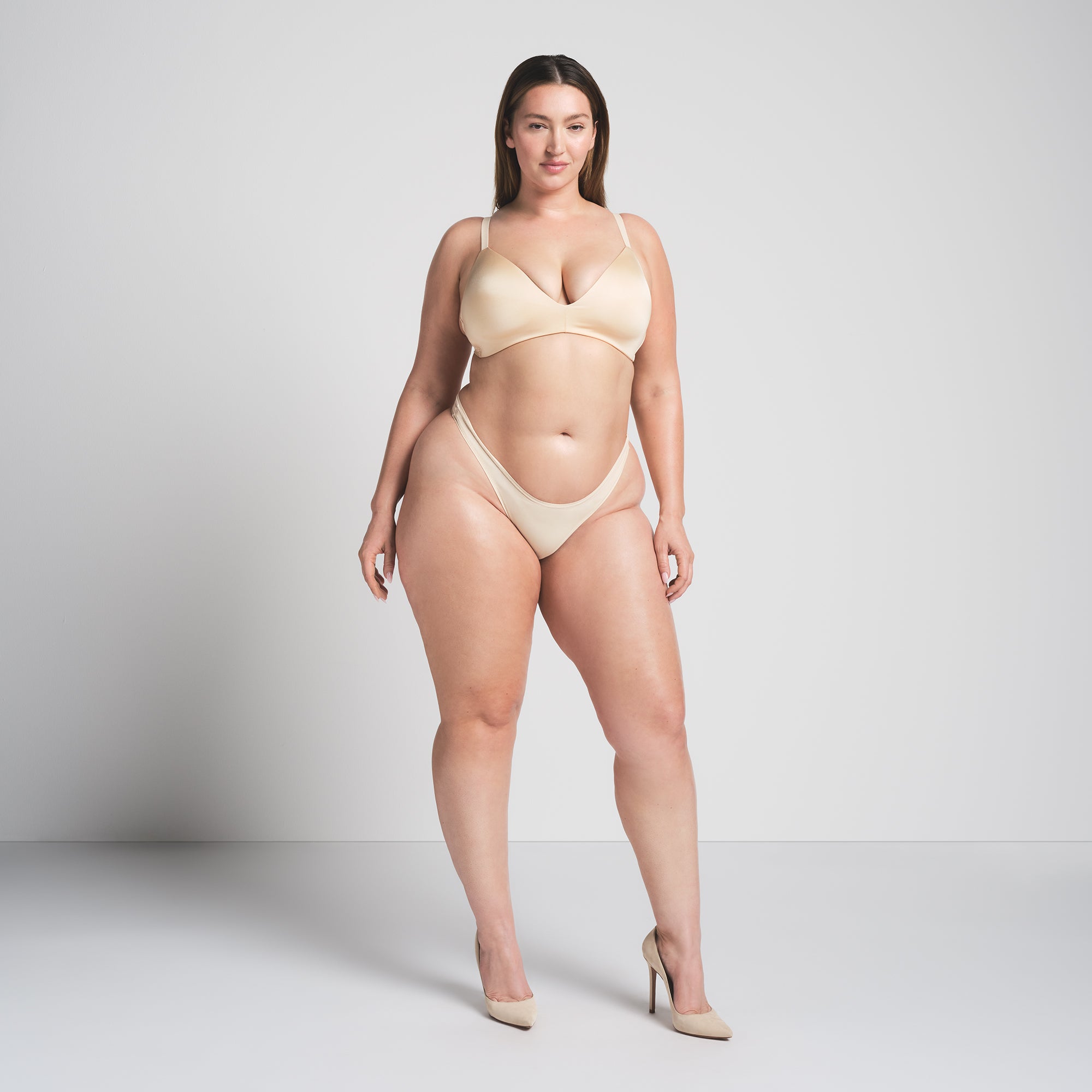 SKIMS WIRELESS FORM T-SHIRT DEMI BRA | SAND - Sneaker Türkiye