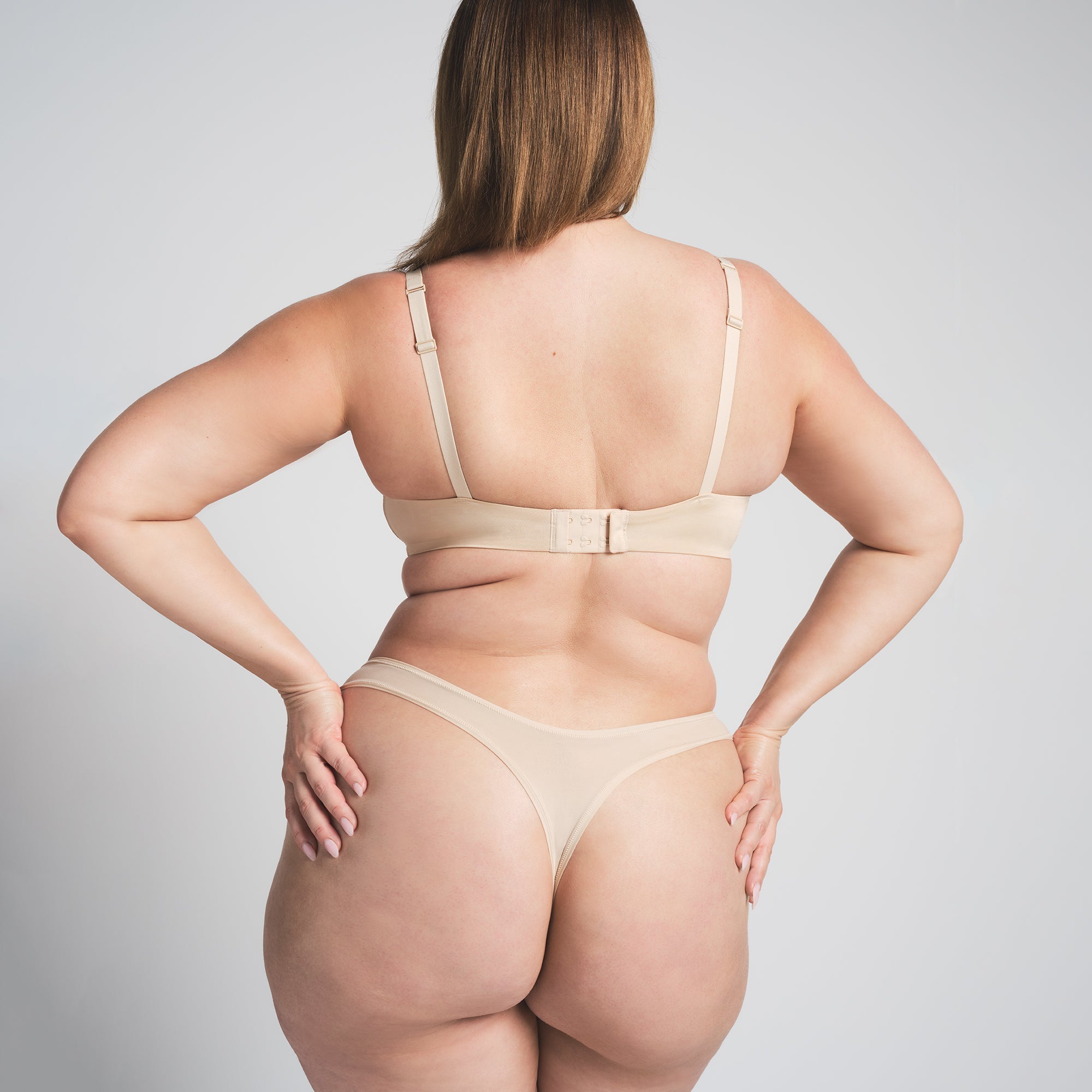 SKIMS WIRELESS FORM T-SHIRT DEMI BRA | SAND - Sneaker Türkiye