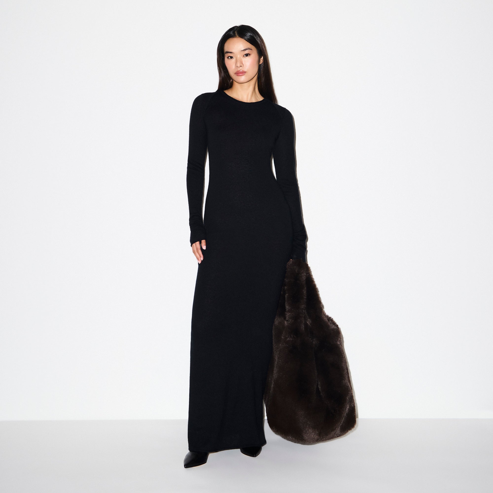 SKIMS FEATHERWEIGHT CASHMERE LONG DRESS | ONYX - Sneaker Türkiye