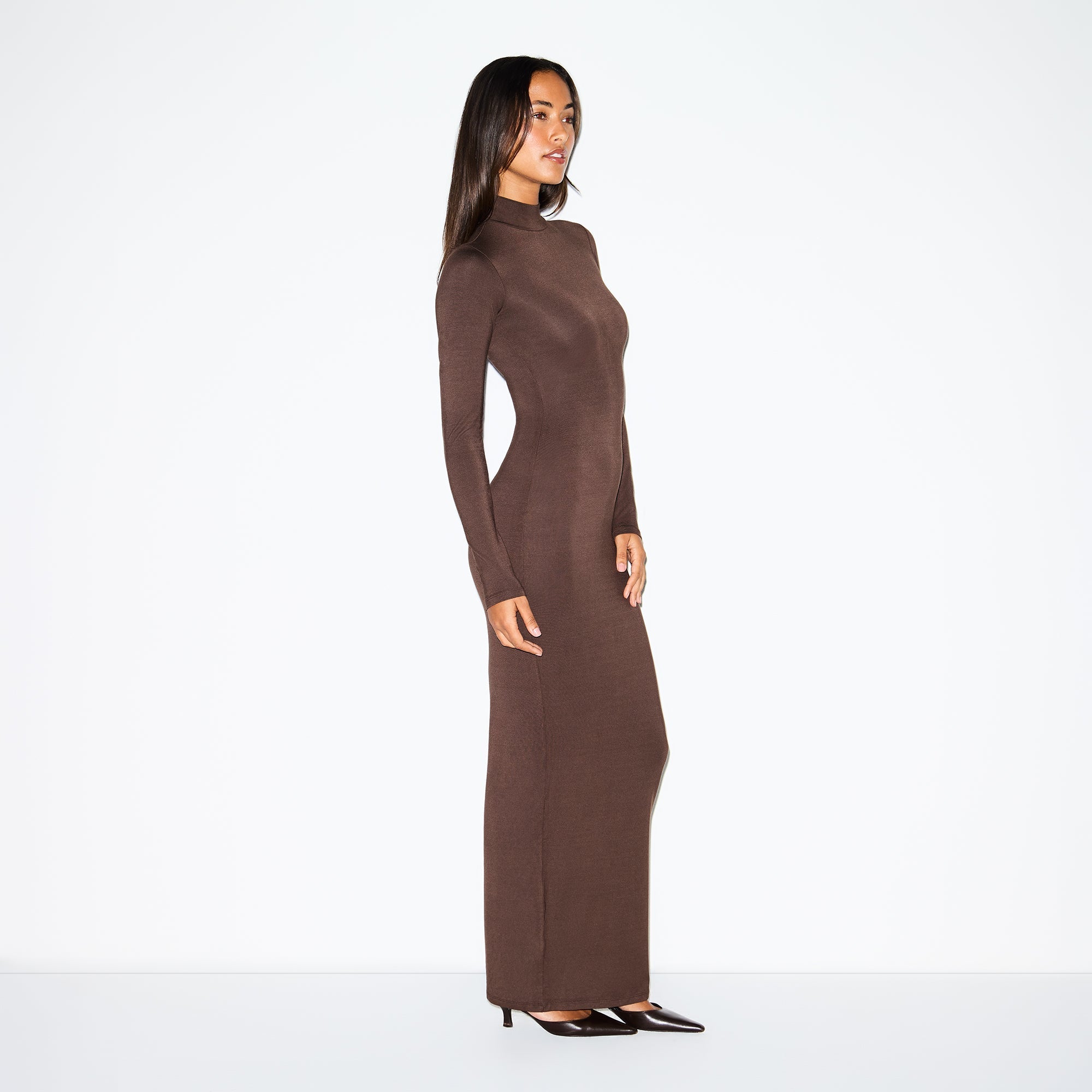 SKIMS SMOOTH LAYERS TURTLENECK LONG DRESS | ESPRESSO - Sneaker Türkiye