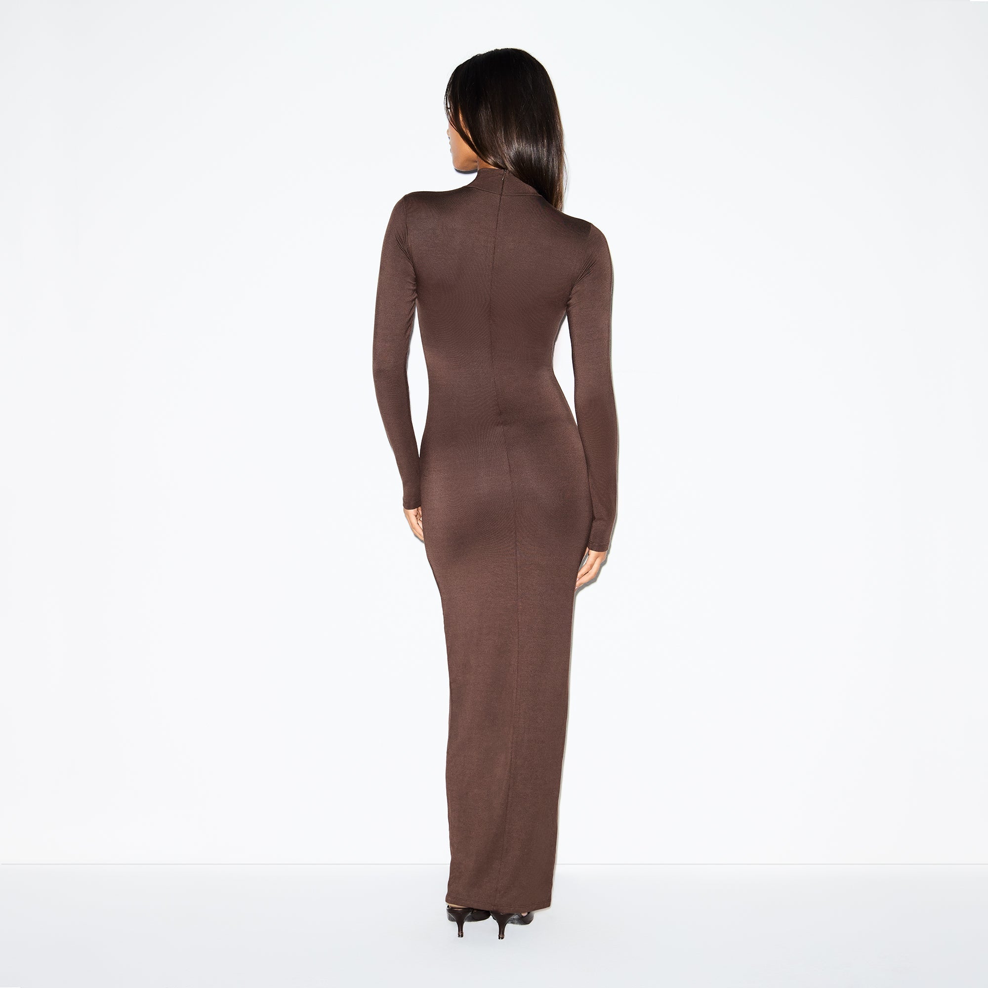 SKIMS SMOOTH LAYERS TURTLENECK LONG DRESS | ESPRESSO - Sneaker Türkiye