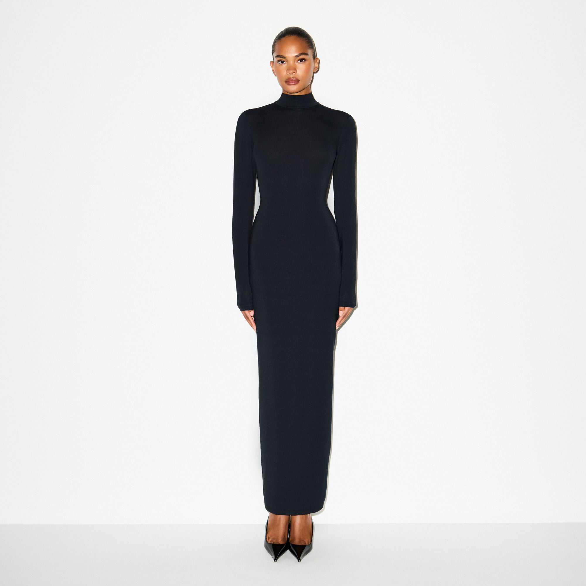 SKIMS SMOOTH LAYERS TURTLENECK LONG DRESS | OBSIDIAN - Sneaker Türkiye