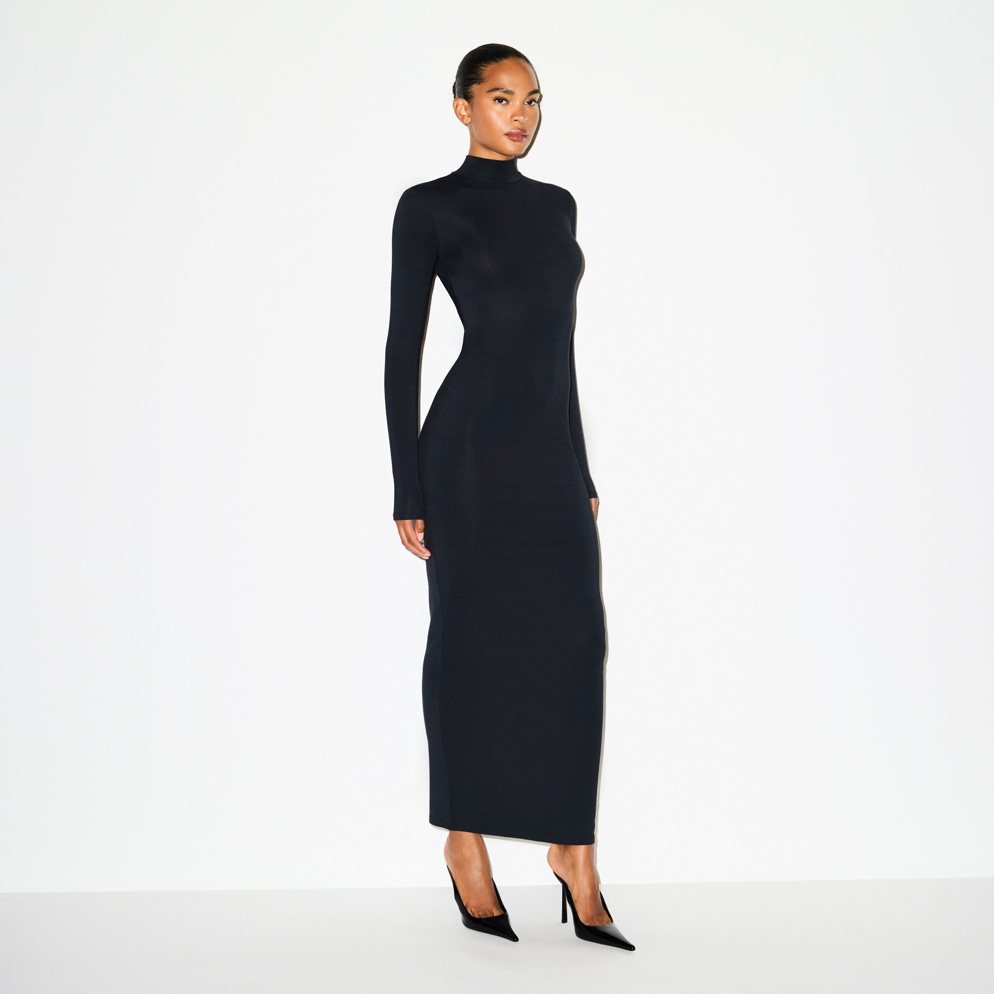 SKIMS SMOOTH LAYERS TURTLENECK LONG DRESS | OBSIDIAN - Sneaker Türkiye