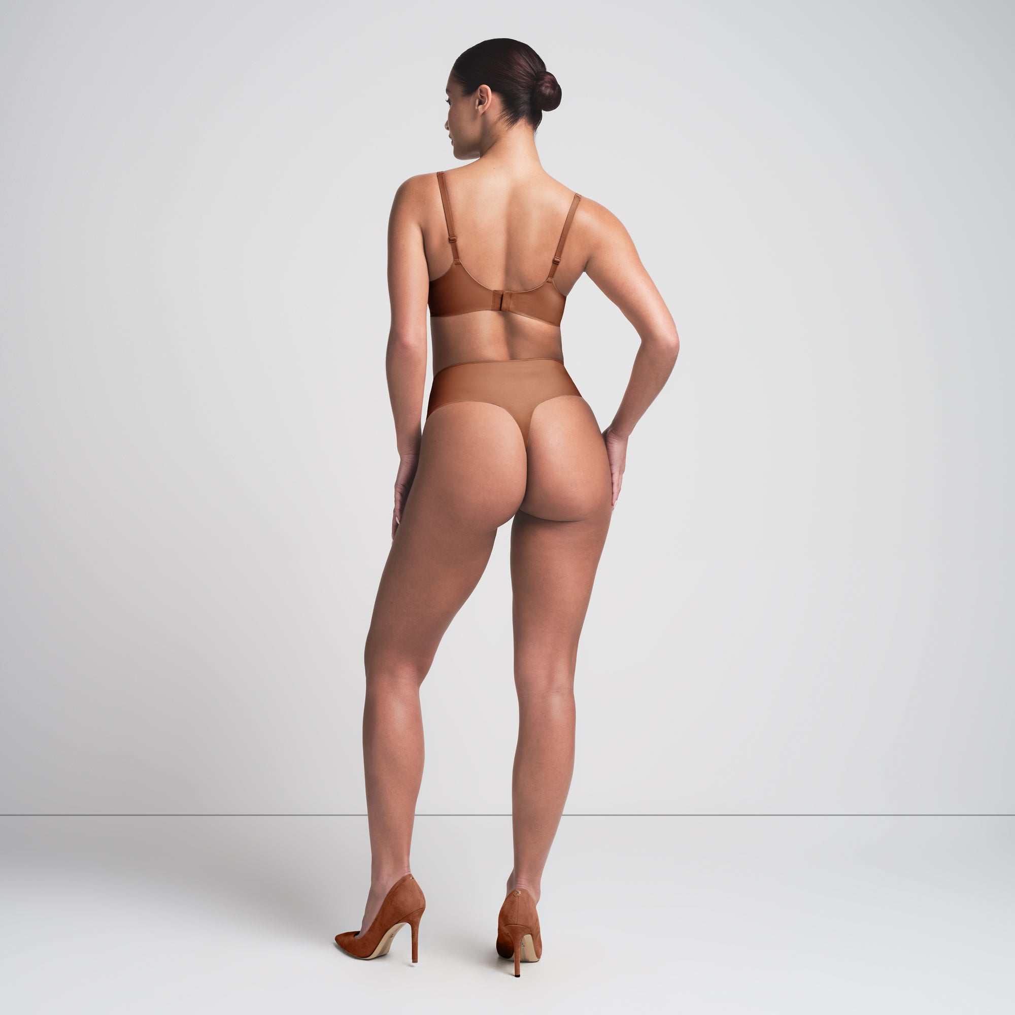 SKIMS SMOOTHING INTIMATES UNLINED MINIMIZER BRA | JASPER - Sneaker Türkiye