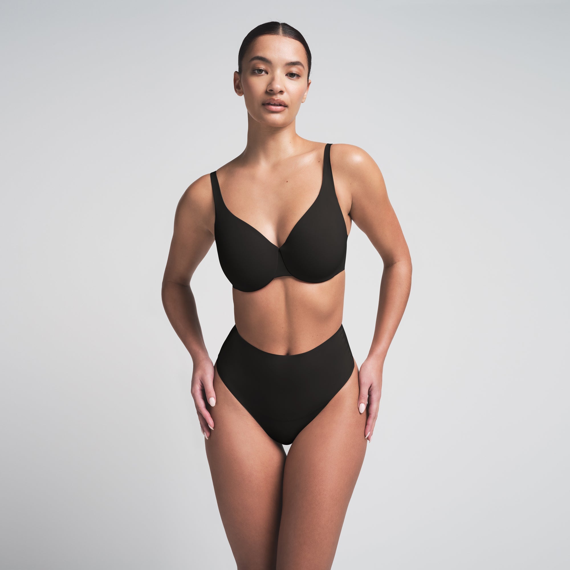 SKIMS SMOOTHING INTIMATES UNLINED MINIMIZER BRA | ONYX - Sneaker Türkiye