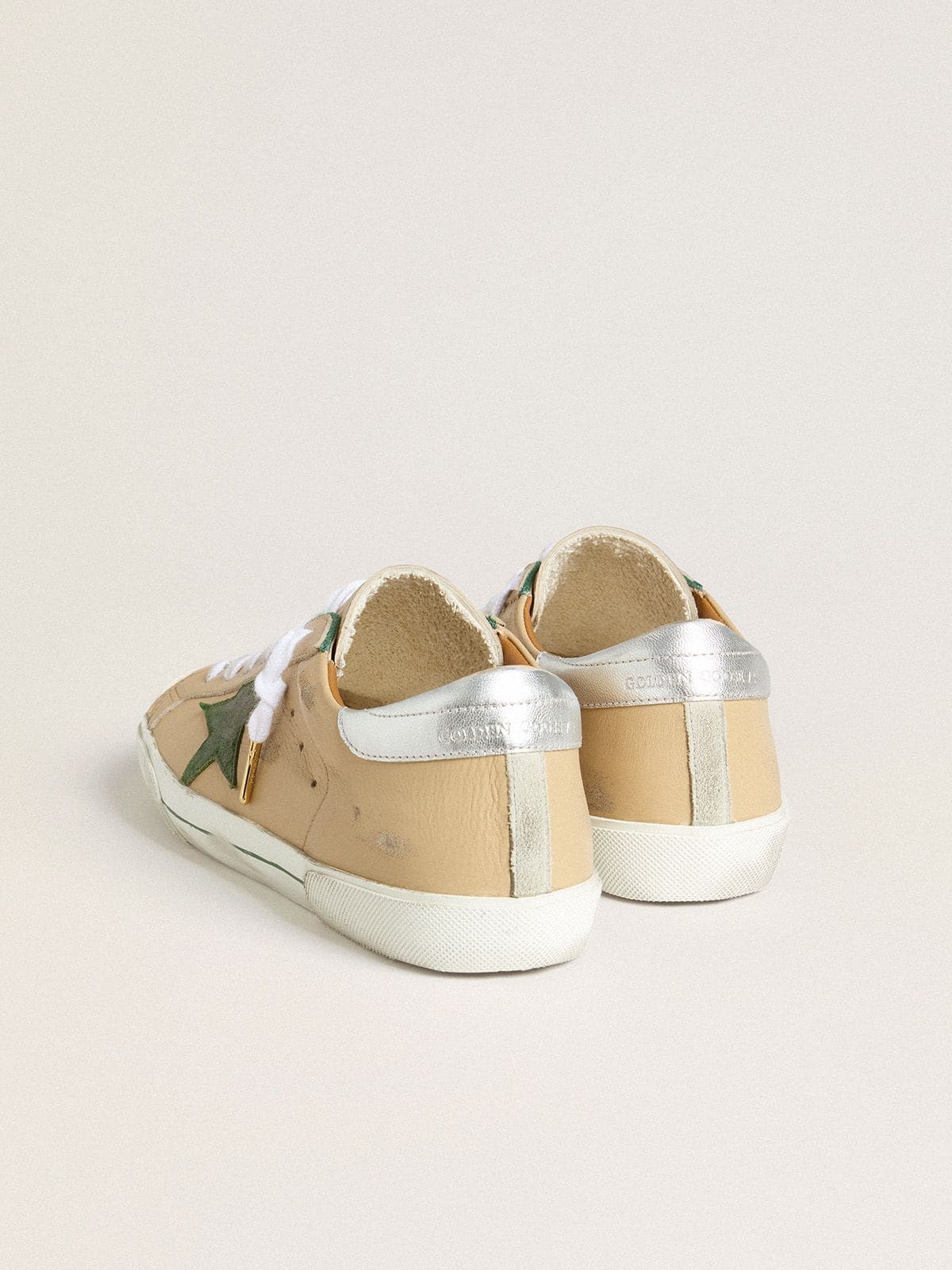 Golden Goose Super-Star LTD In Beige Leather With Green Suede Star And Silver Foiled Leather Heel Tab - Sneaker Türkiye