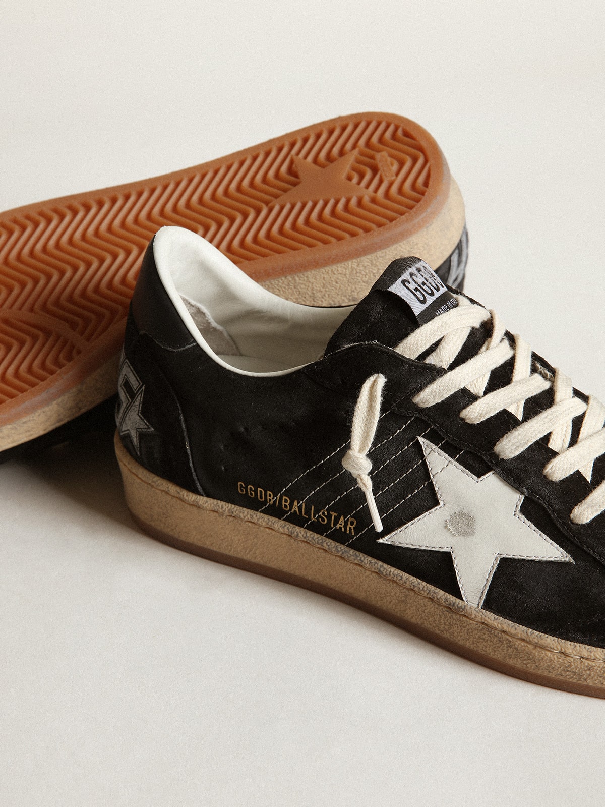 Golden Goose Men’s Ball Star In Black Suede With White Leather Star - Sneaker Türkiye
