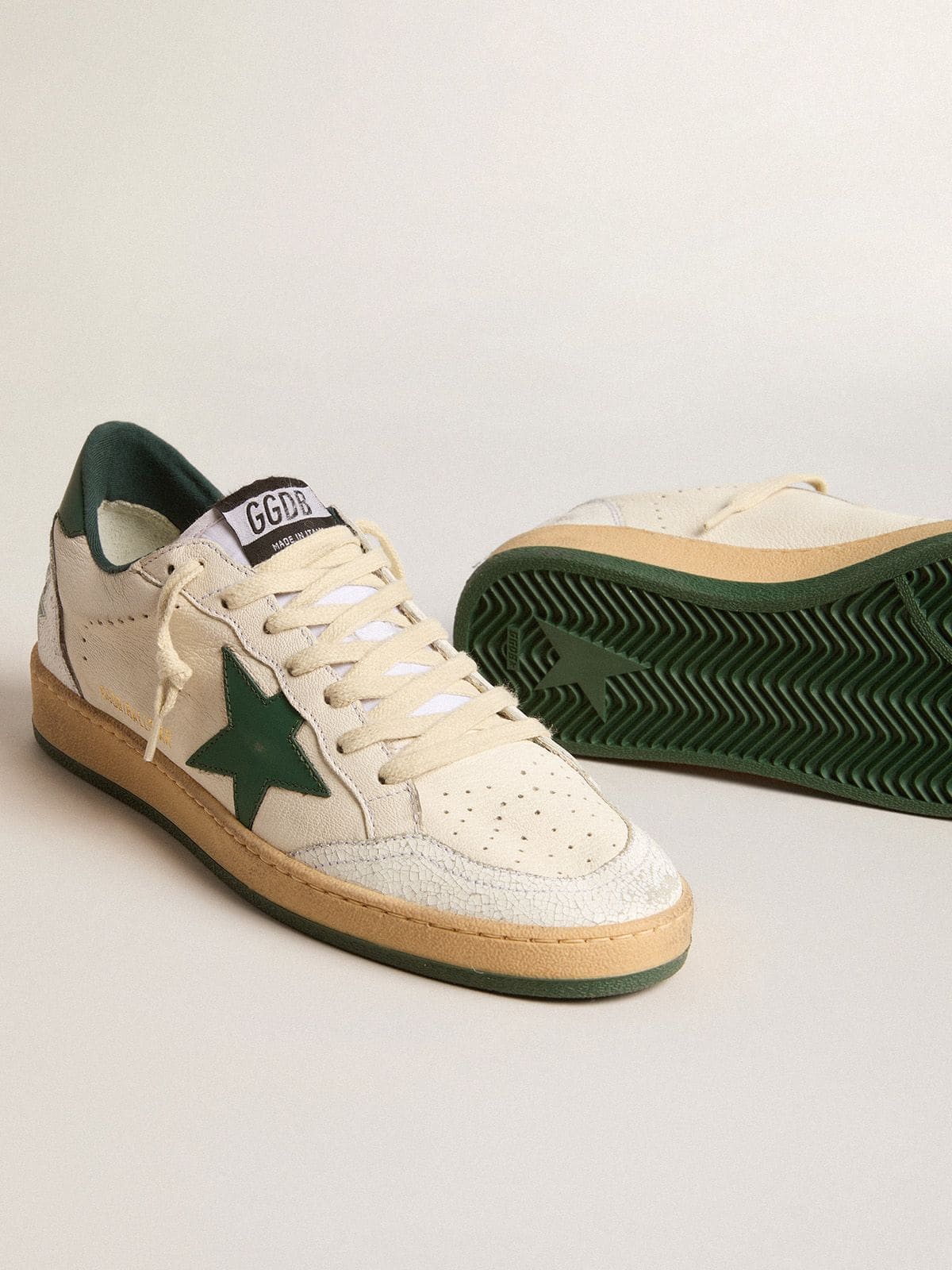 Golden Goose Men’s Ball Star Wishes In White Nappa Leather With Green Leather Star And Heel Tab - Sneaker Türkiye