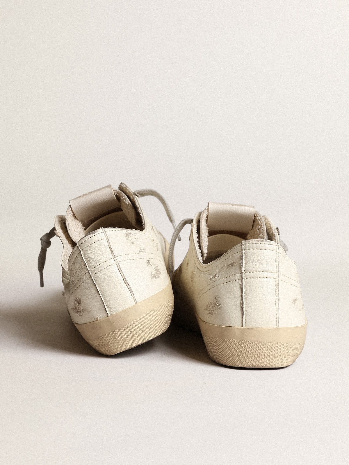Golden Goose V-Star In Nappa Leather With Black Nubuck Leather Star - Sneaker Türkiye