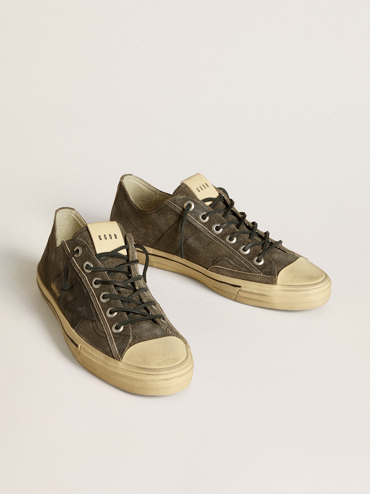 Golden Goose Men’s V-Star In Black Suede With Black Leather Star - Sneaker Türkiye