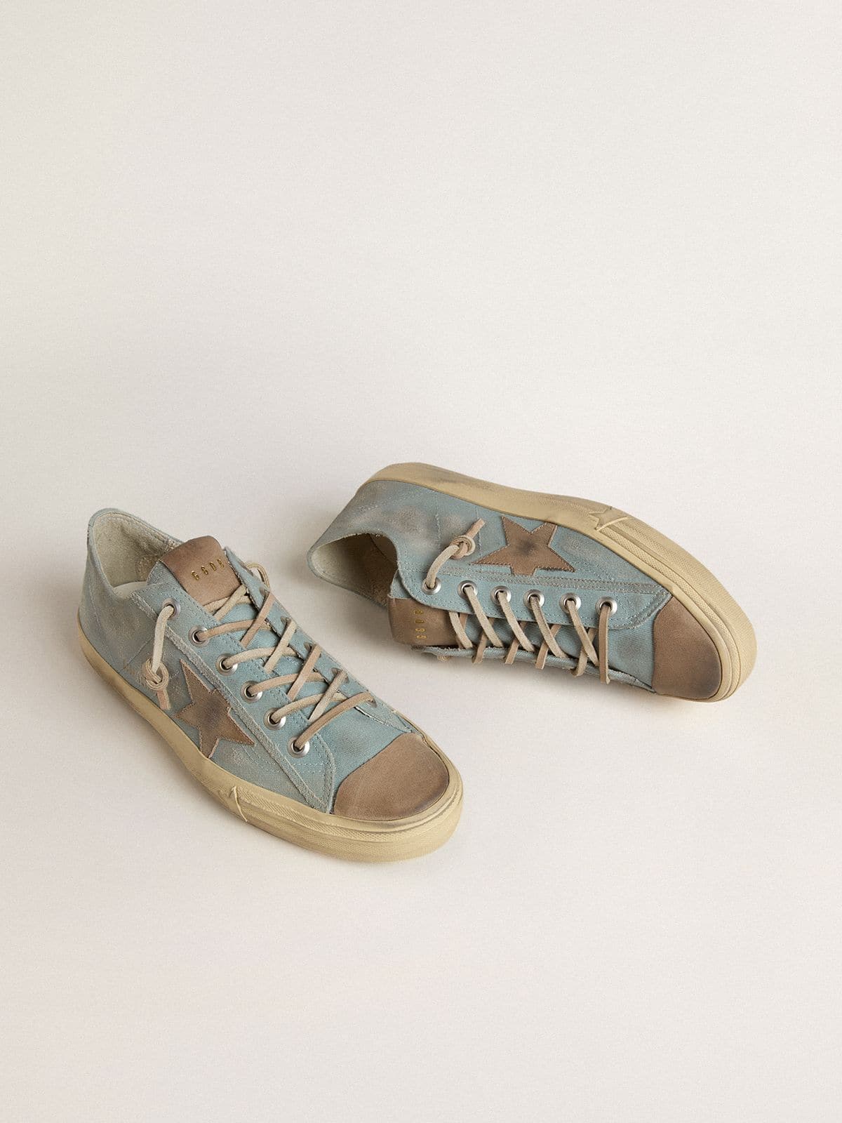 Golden Goose Men’s V-Star In Light Blue Canvas With Dove-Gray Leather Star - Sneaker Türkiye