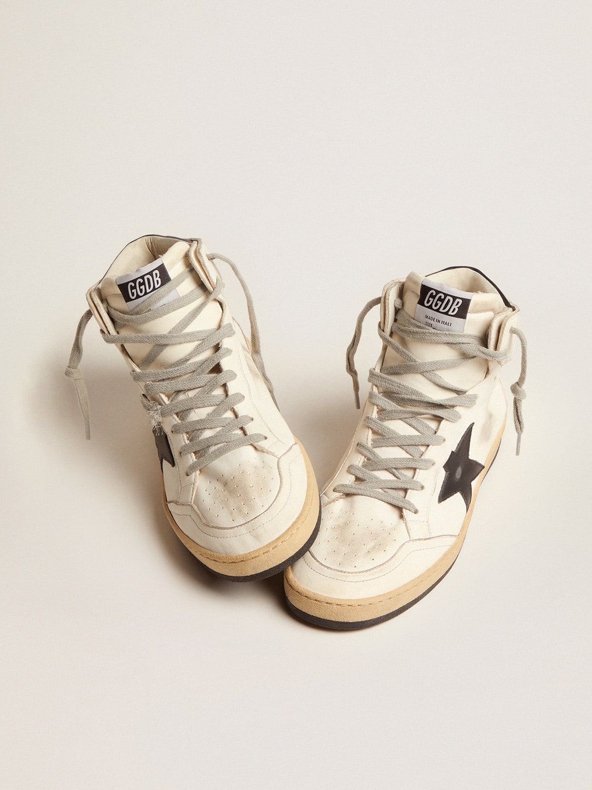 Golden Goose Sky-Star In White Leather With Black Leather Star - Sneaker Türkiye