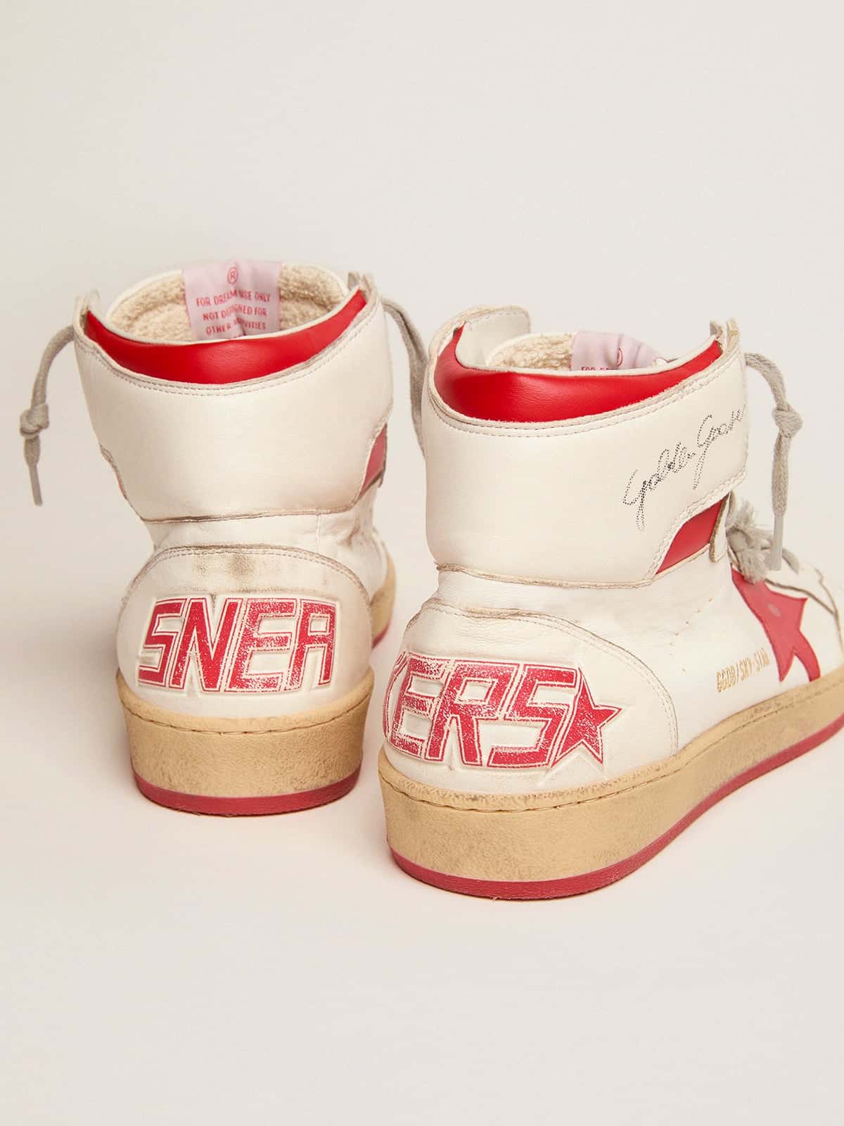 Golden Goose Men’s Sky-Star With Signature On The Ankle And Red Inserts - Sneaker Türkiye