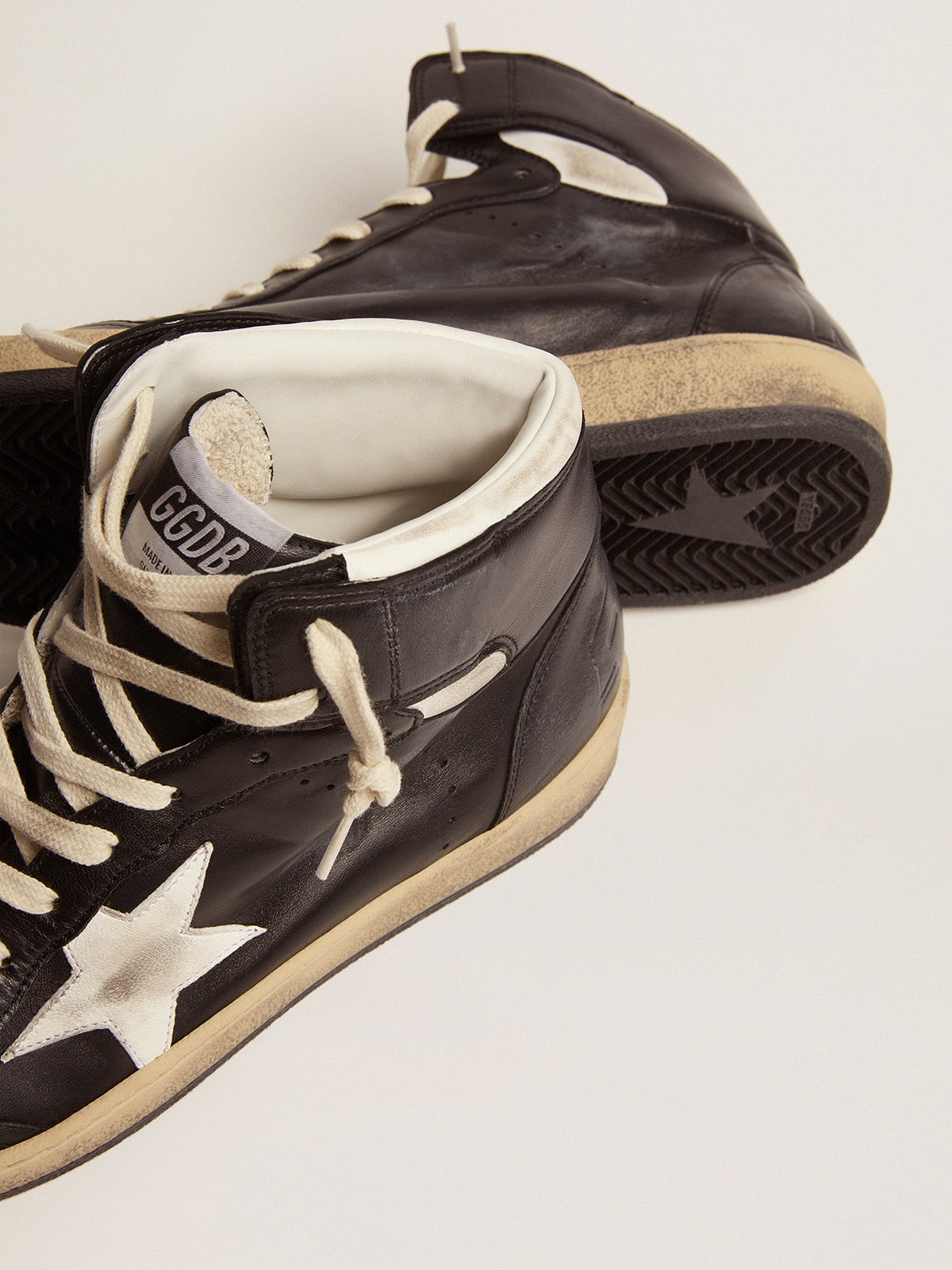 Golden Goose Sky-Star In Black Nappa Leather With White Leather Star - Sneaker Türkiye