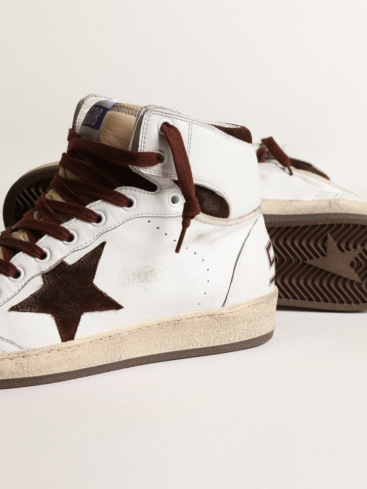 Golden Goose Men’s Sky-Star In White Nappa Leather With A Chocolate Suede Star - Sneaker Türkiye
