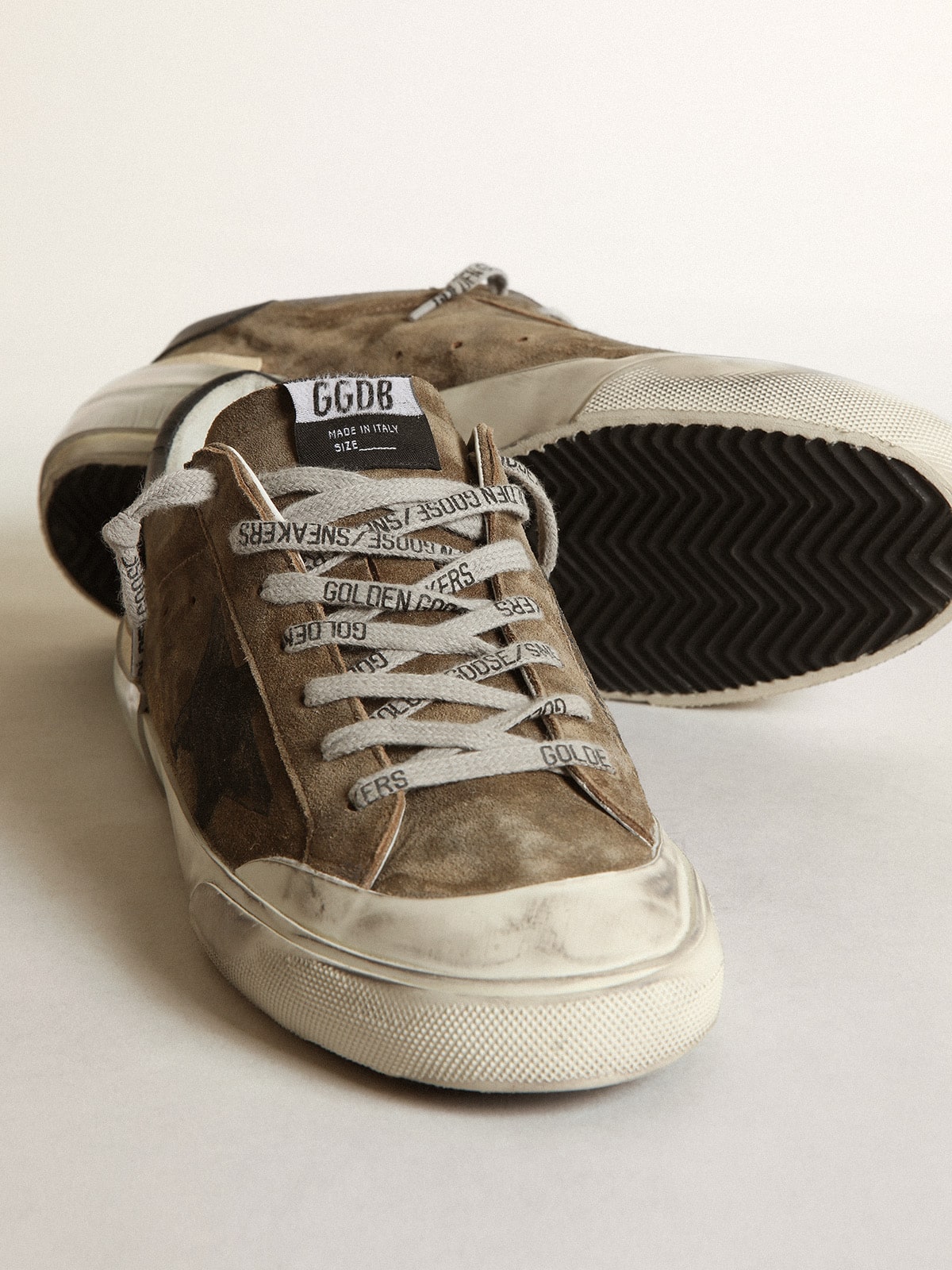 Golden Goose Super-Star In Military-Green Suede With Screen-Printed Star - Sneaker Türkiye