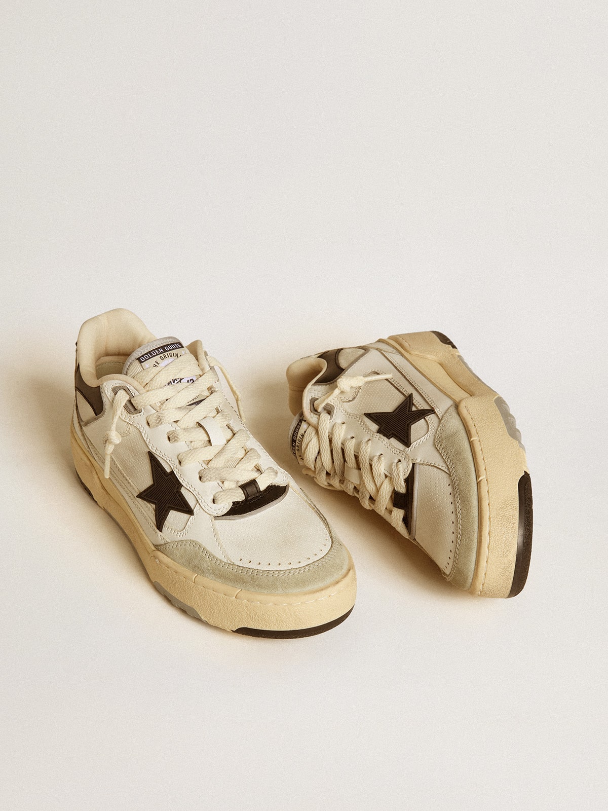 Golden Goose Men’s Forty2 With Black Star And Black Leather Heel Tab - Sneaker Türkiye
