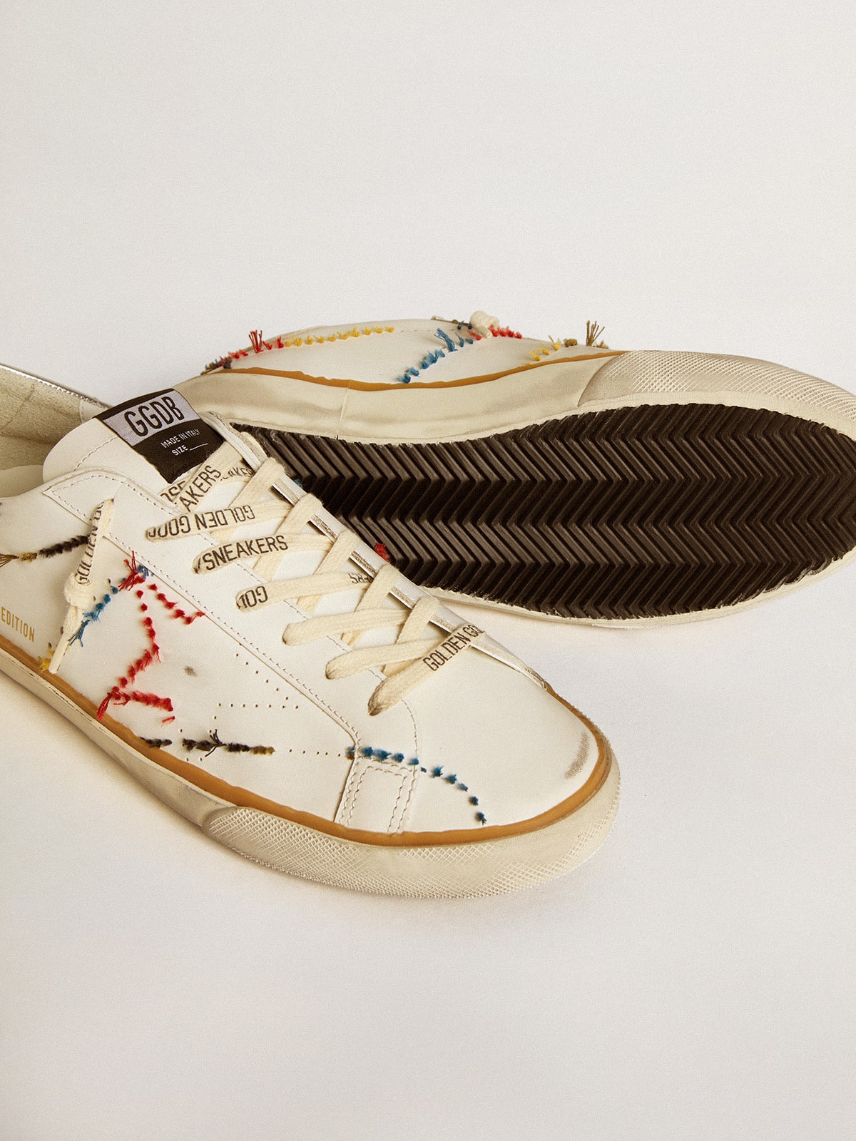 Golden Goose Men’s Super-Star LTD With Perforated Star And Metallic Leather Heel Tab - Sneaker Türkiye