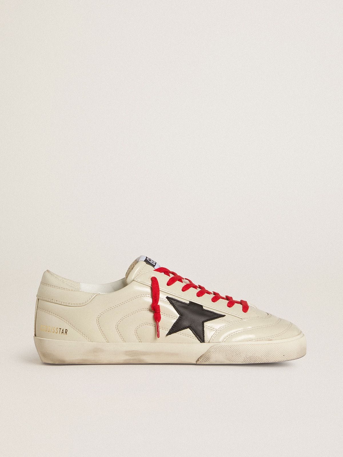 Golden Goose Men’s Super-Star In Glossy White Matelassé Leather With Black Leather Star - Sneaker Türkiye