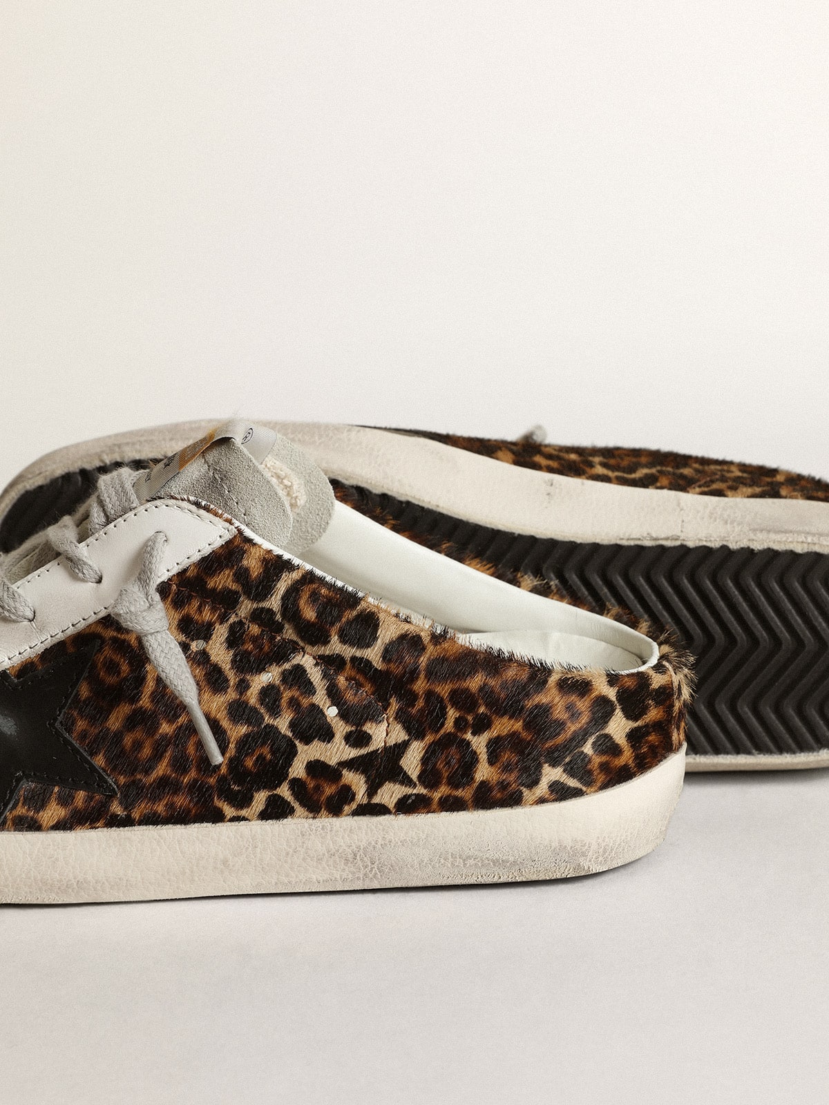 Golden Goose Women’s Super-Star Sabot In Leopard Print Pony Skin With Black Star - Sneaker Türkiye