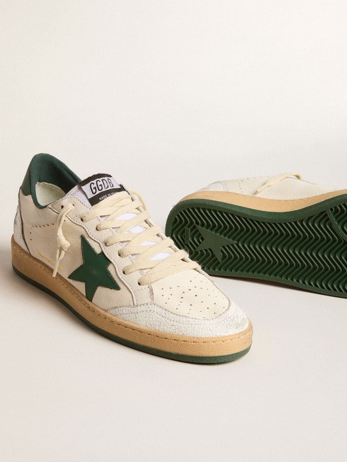 Golden Goose Women’s Ball Star Wishes In White Nappa Leather With Green Leather Star And Heel Tab - Sneaker Türkiye