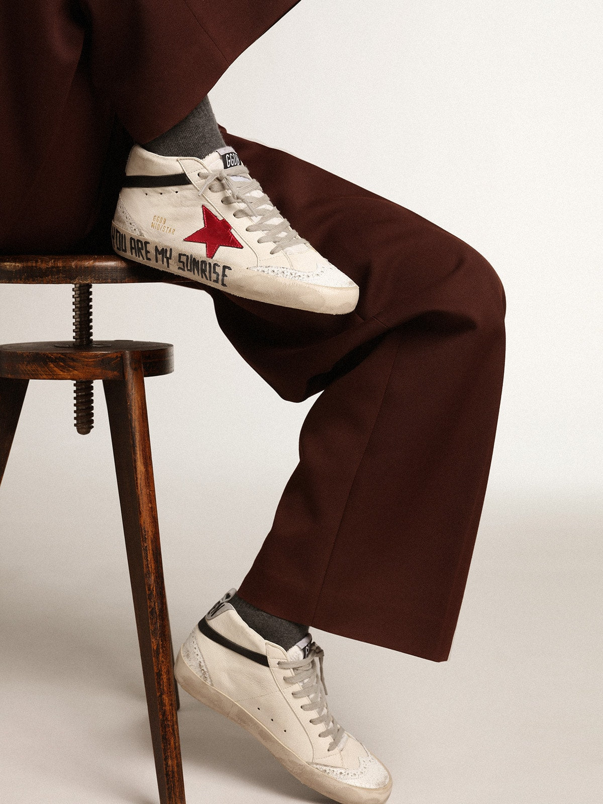 Golden Goose Mid Star With A Pink Laminated Leather Star And Black Flash - Sneaker Türkiye