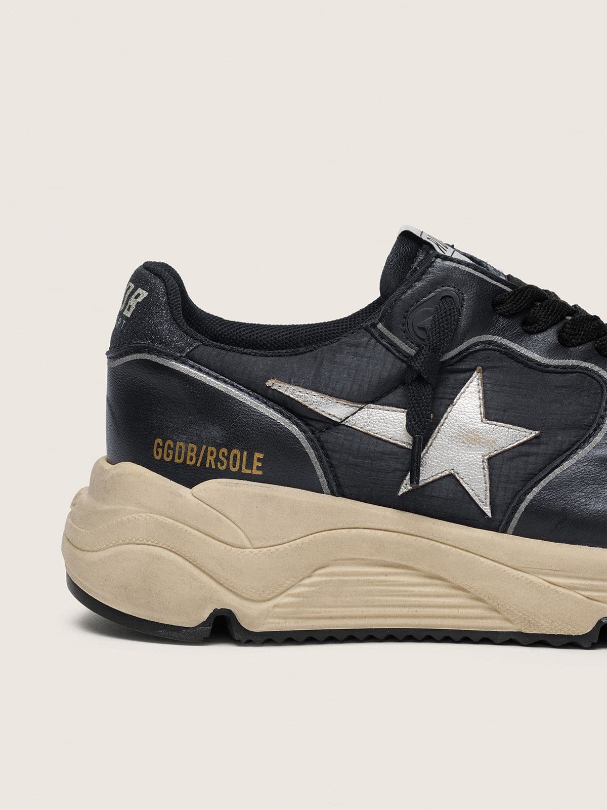 Golden Goose Women’s Running Sole In Black Nappa Leather And Nylon With A Silver Leather Star - Sneaker Türkiye