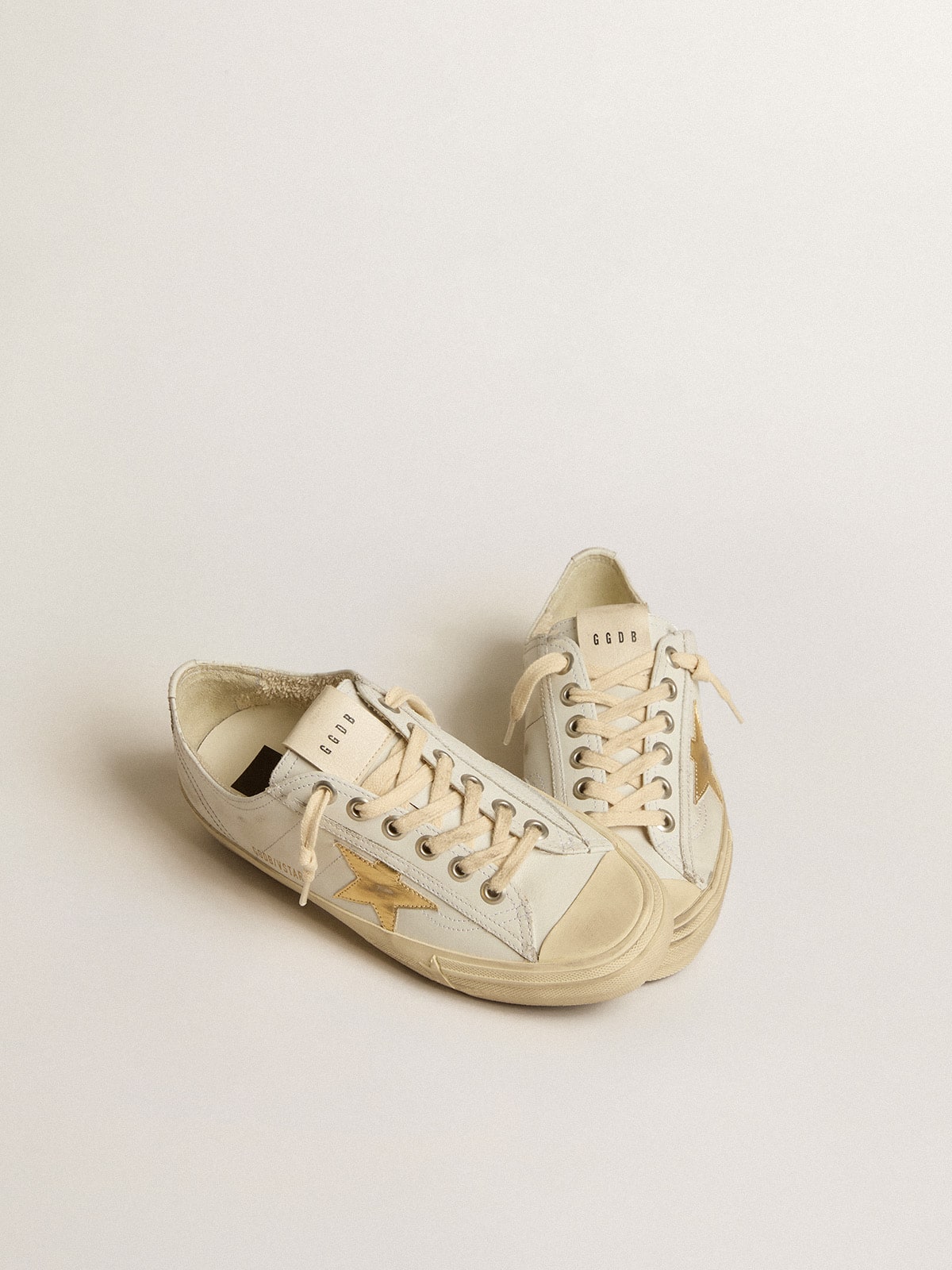 Golden Goose V-Star In White Leather With Gold Metallic Leather Star - Sneaker Türkiye
