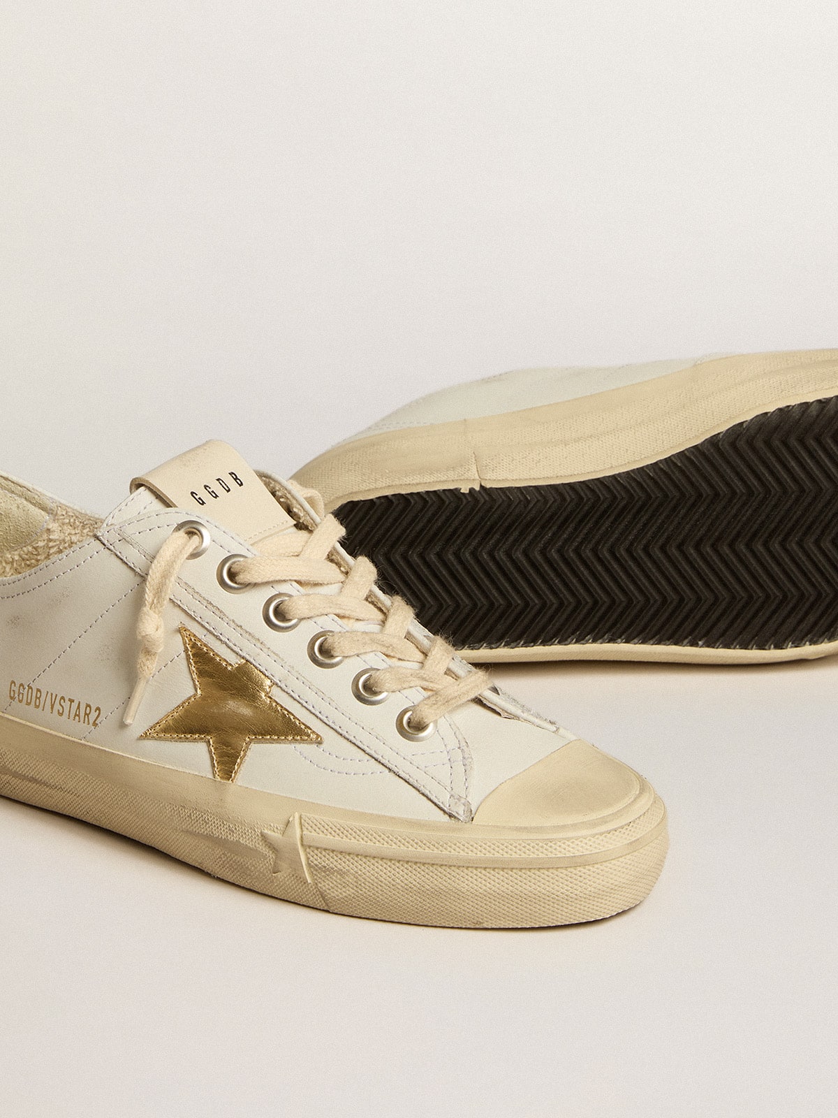 Golden Goose V-Star In White Leather With Gold Metallic Leather Star - Sneaker Türkiye