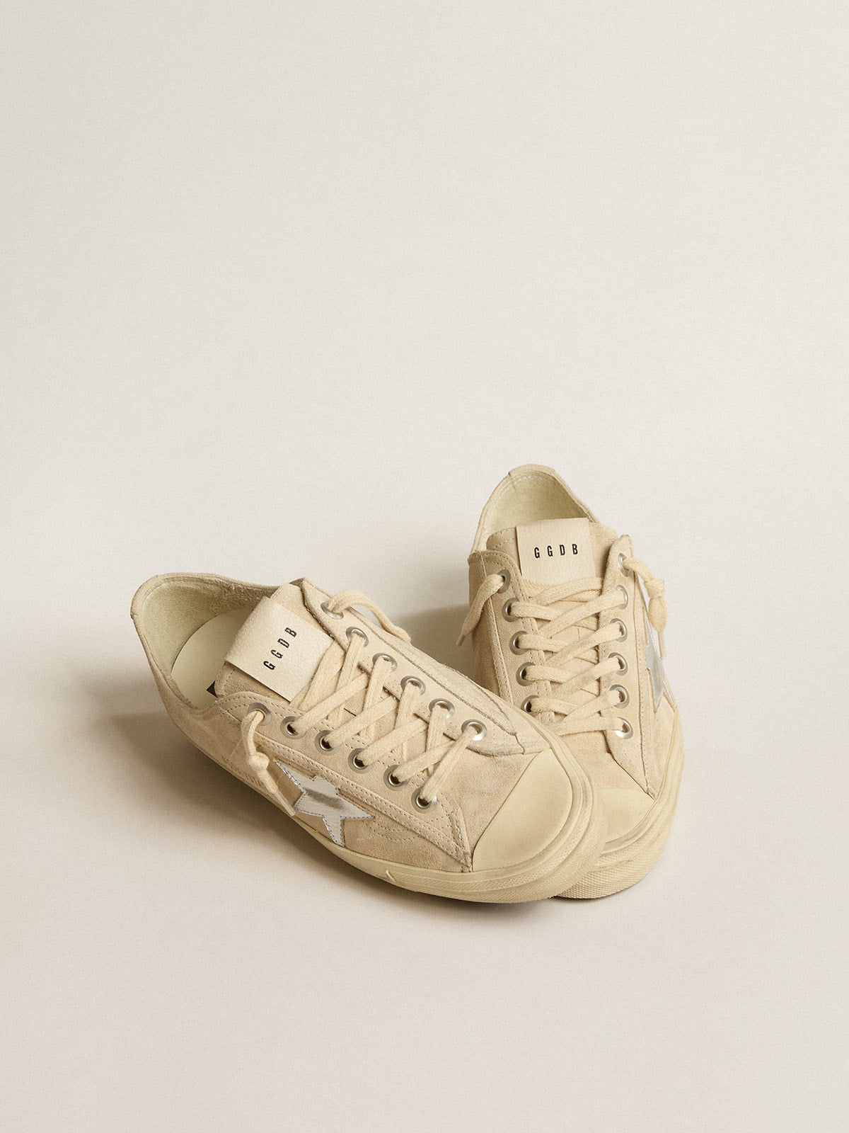 Golden Goose Women’s V-Star In Pearl Suede With Silver Metallic Leather Star - Sneaker Türkiye