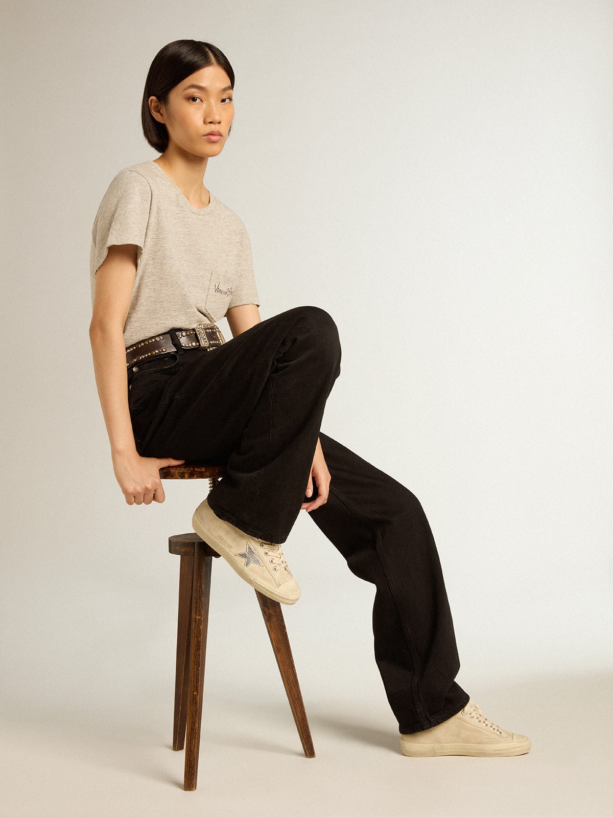 Golden Goose Women’s V-Star In Pearl Suede With Silver Metallic Leather Star - Sneaker Türkiye