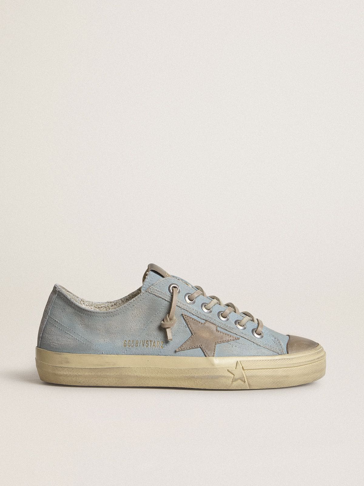 Golden Goose Women’s V-Star In Light Blue Canvas With Dove-Gray Leather Star - Sneaker Türkiye