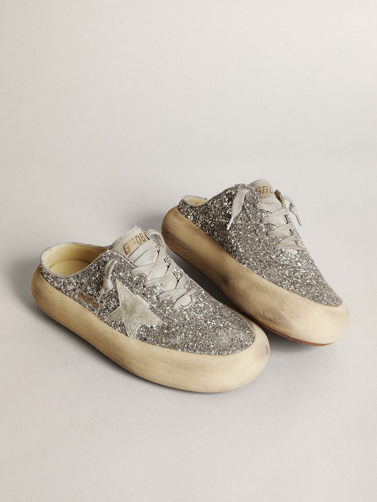 Golden Goose Women’s Space-Star Sabot In Glitter With Ice-Gray Star And Tab - Sneaker Türkiye