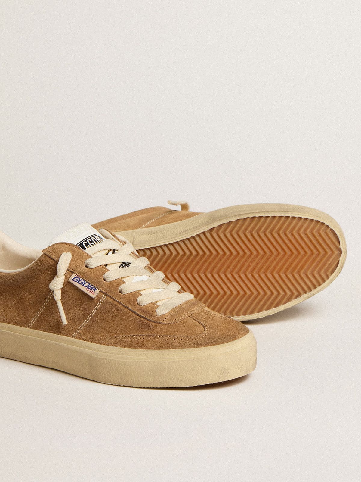 Golden Goose Women’s Soul Star In Camel-Colored Suede With White Leather Heel Tab And Tongue - Sneaker Türkiye