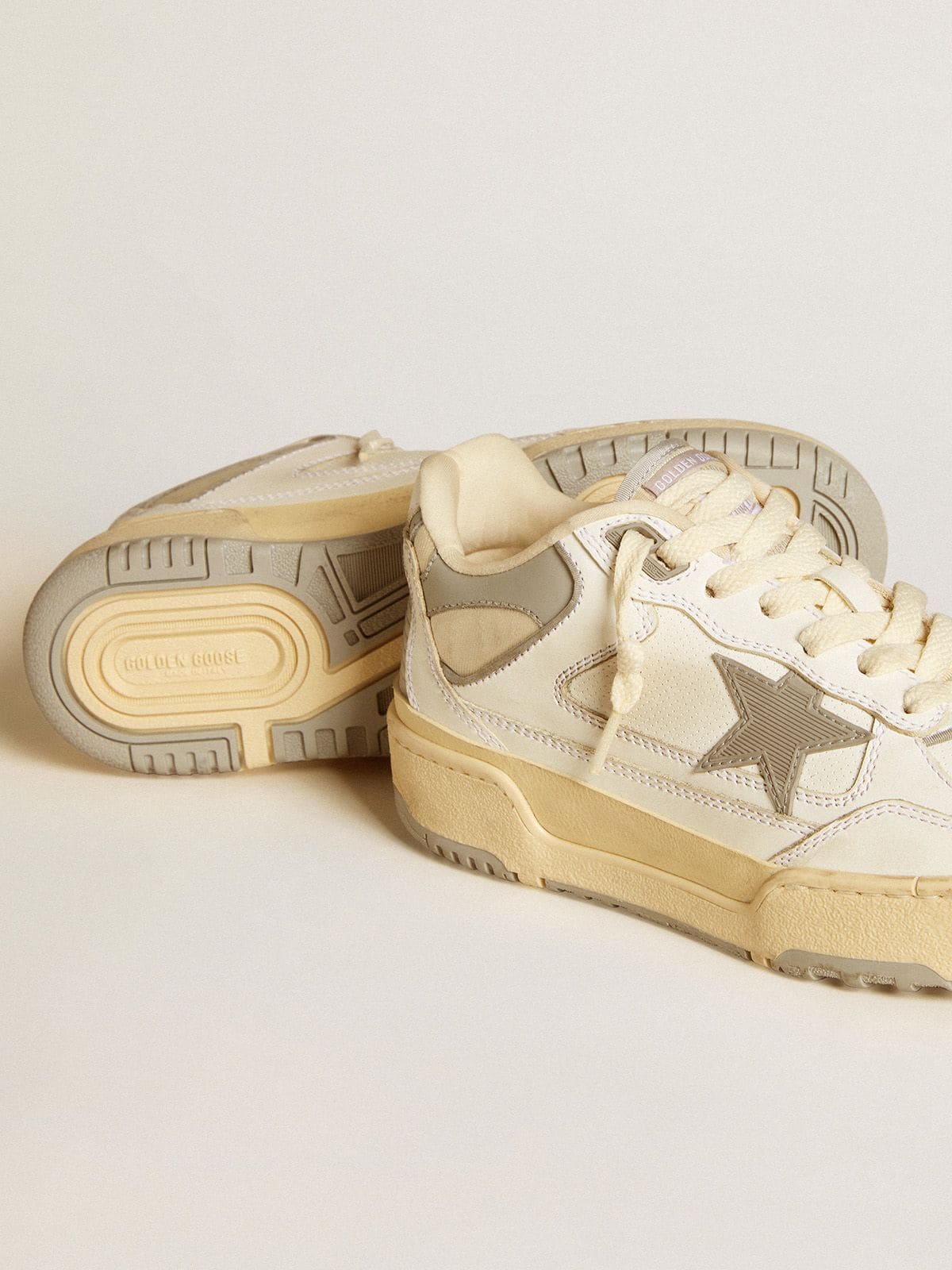 Golden Goose Women’s Forty2 With Grey Star And White Leather Heel Tab - Sneaker Türkiye
