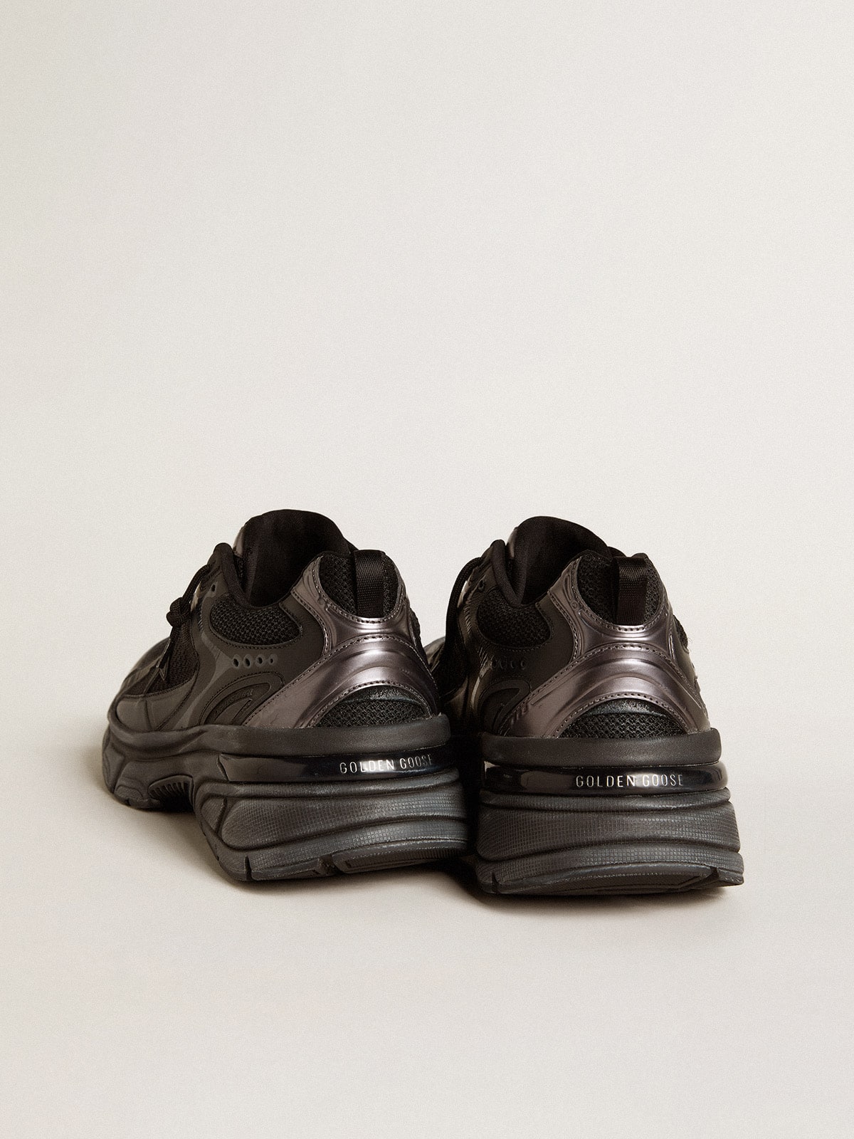 Golden Goose Women’s Lightstar With Black Leather And Mesh Upper And Black Star - Sneaker Türkiye