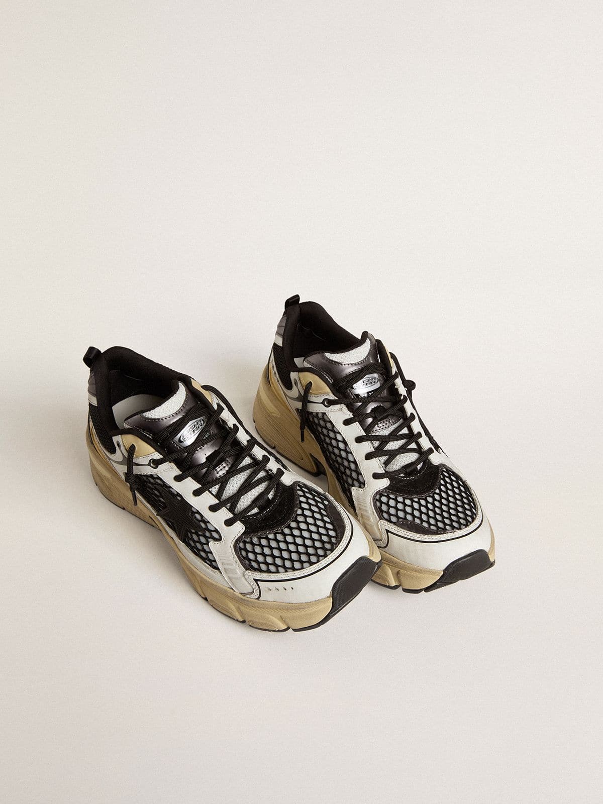 Golden Goose Women’s Lightstar In White Leather And Black Mesh With Black TPU Star - Sneaker Türkiye