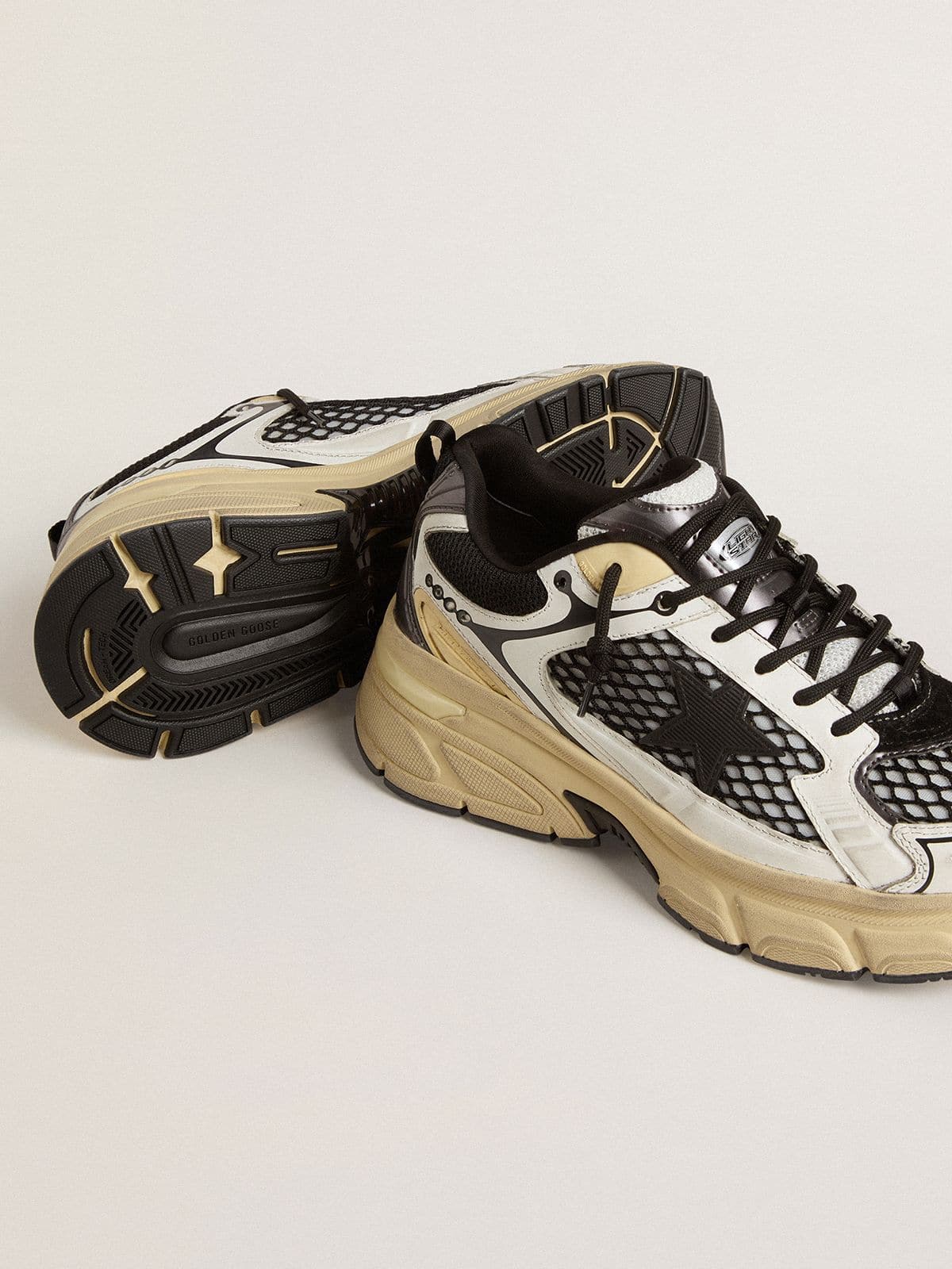 Golden Goose Women’s Lightstar In White Leather And Black Mesh With Black TPU Star - Sneaker Türkiye