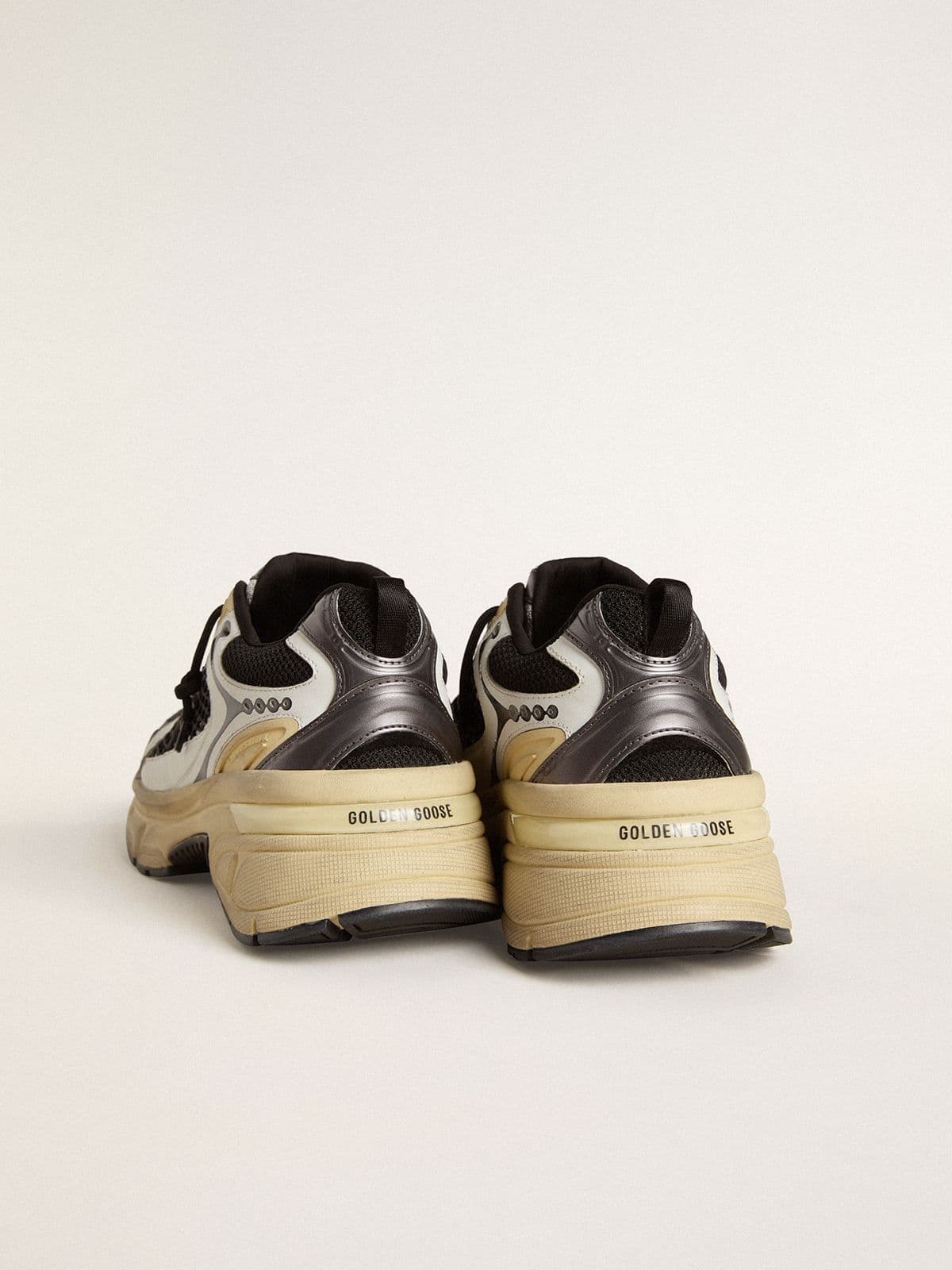 Golden Goose Women’s Lightstar In White Leather And Black Mesh With Black TPU Star - Sneaker Türkiye